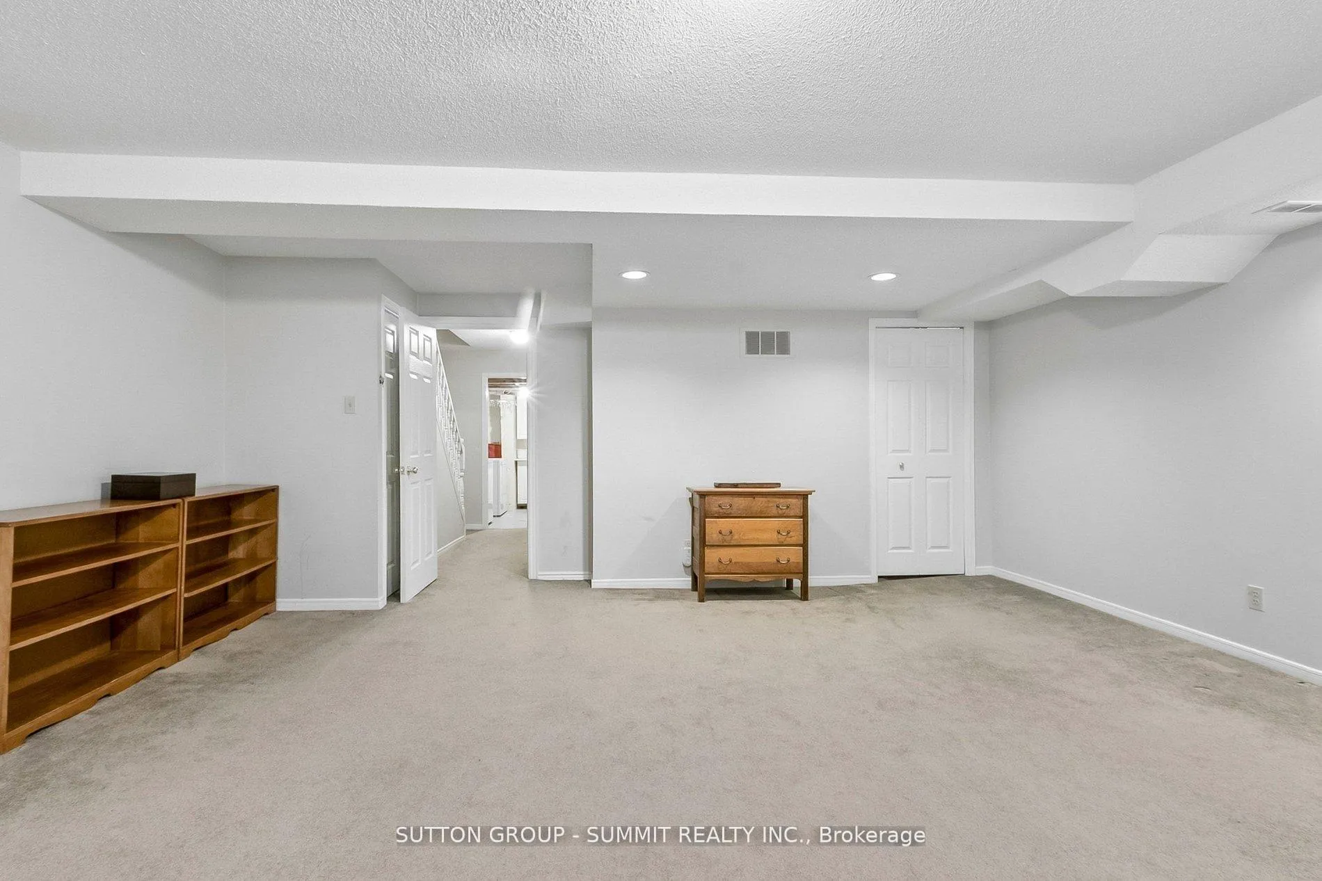 Photo 44 of 10 Tamarack Circle, Etobicoke, Kingsview Village-The Westway — HOMEH
