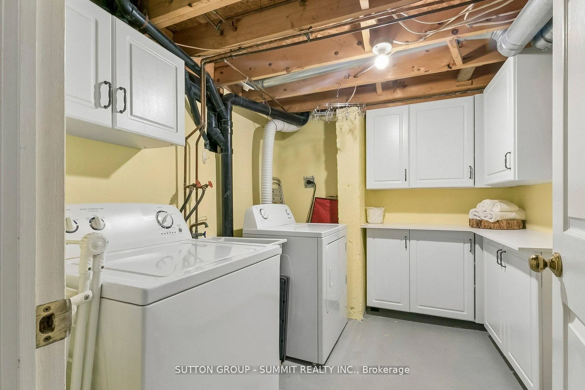 Photo 45 of 10 Tamarack Circle, Etobicoke, Kingsview Village-The Westway — HOMEH