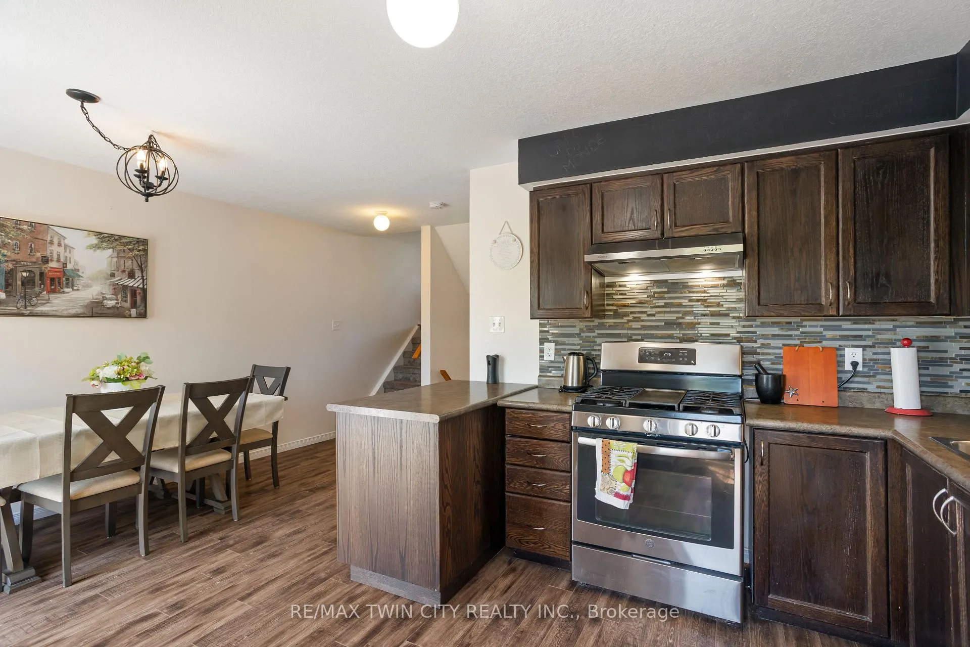 Photo 9 of 229 Parkvale Drive, Kitchener — HOMEH