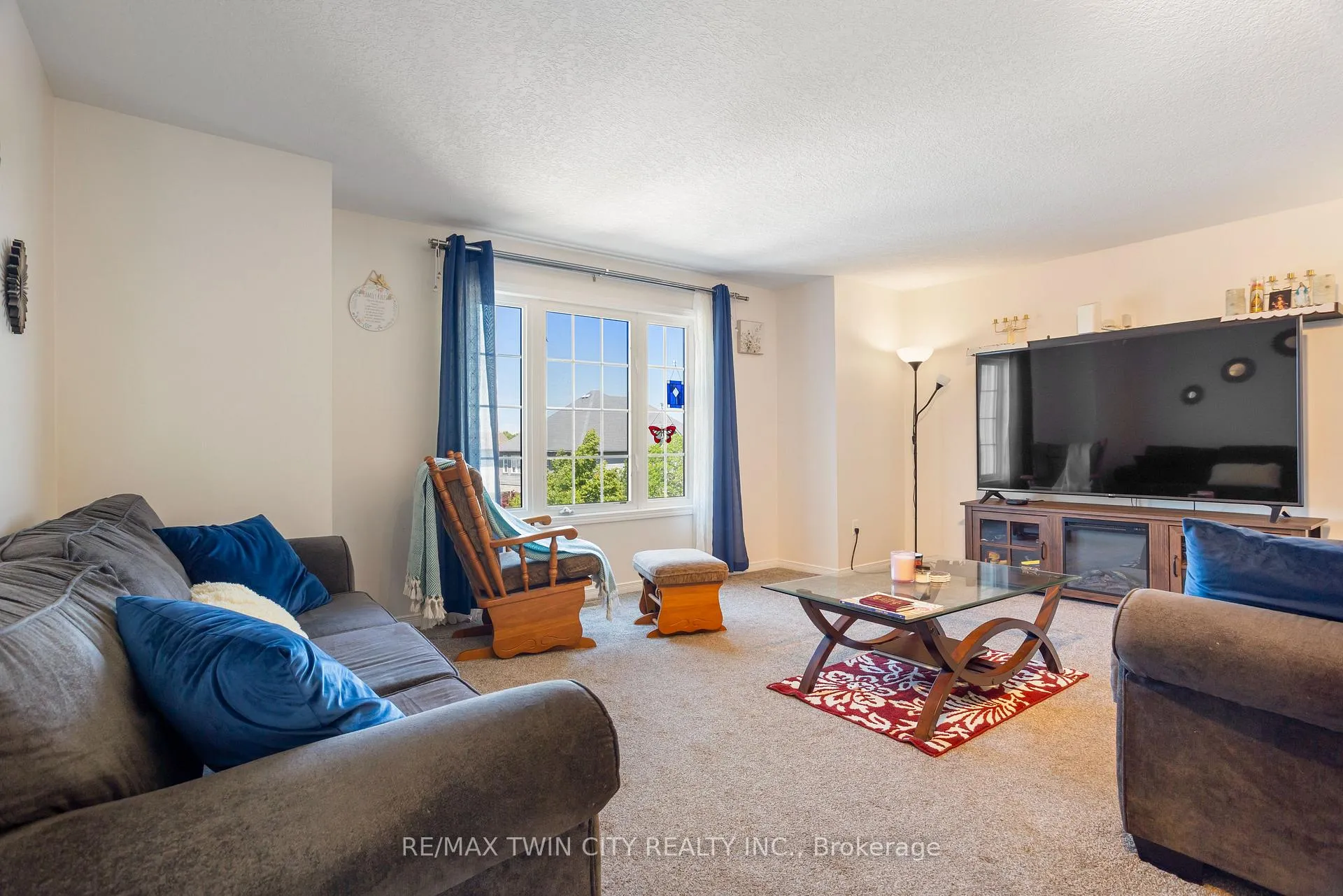 Photo 18 of 229 Parkvale Drive, Kitchener — HOMEH
