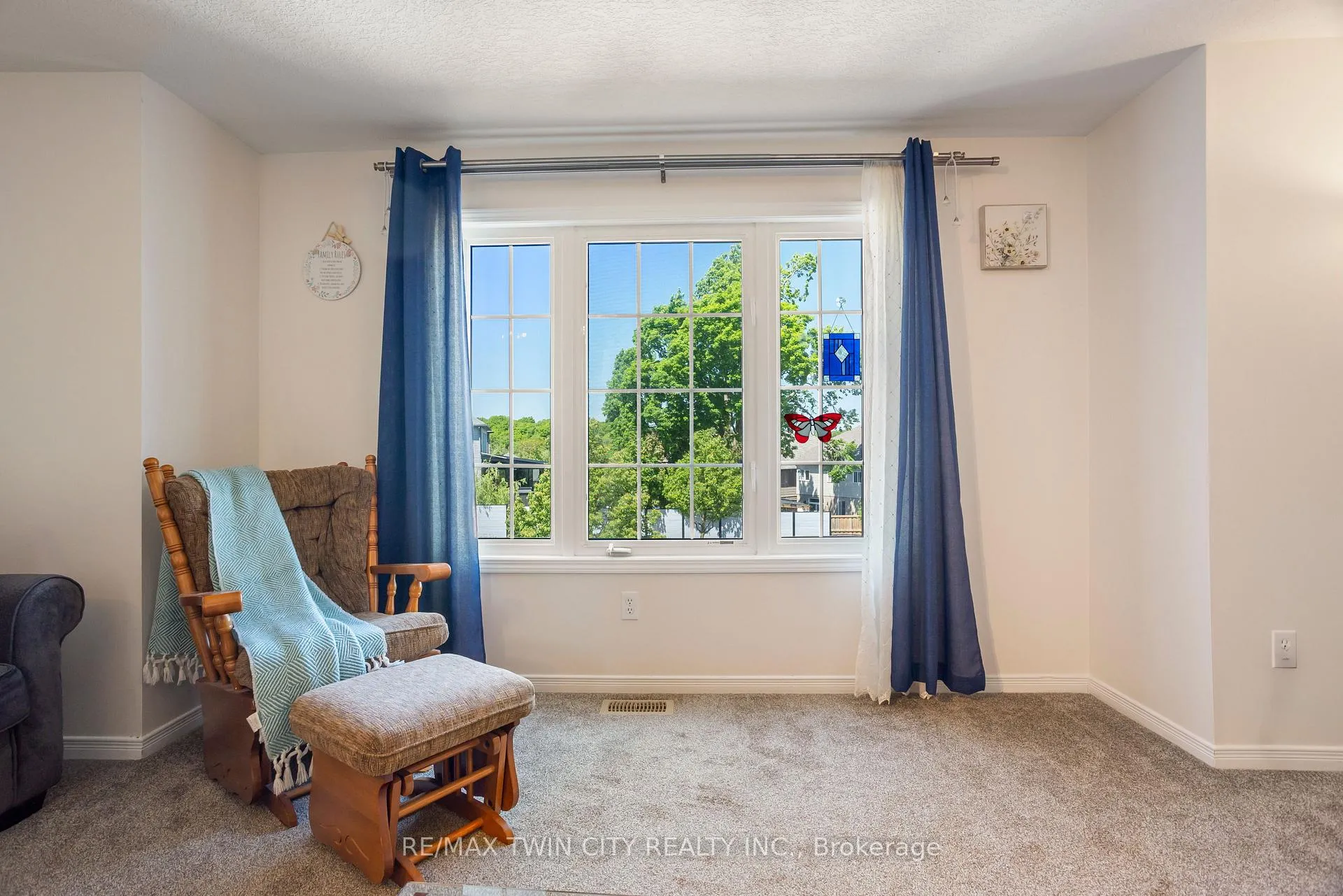 Photo 19 of 229 Parkvale Drive, Kitchener — HOMEH