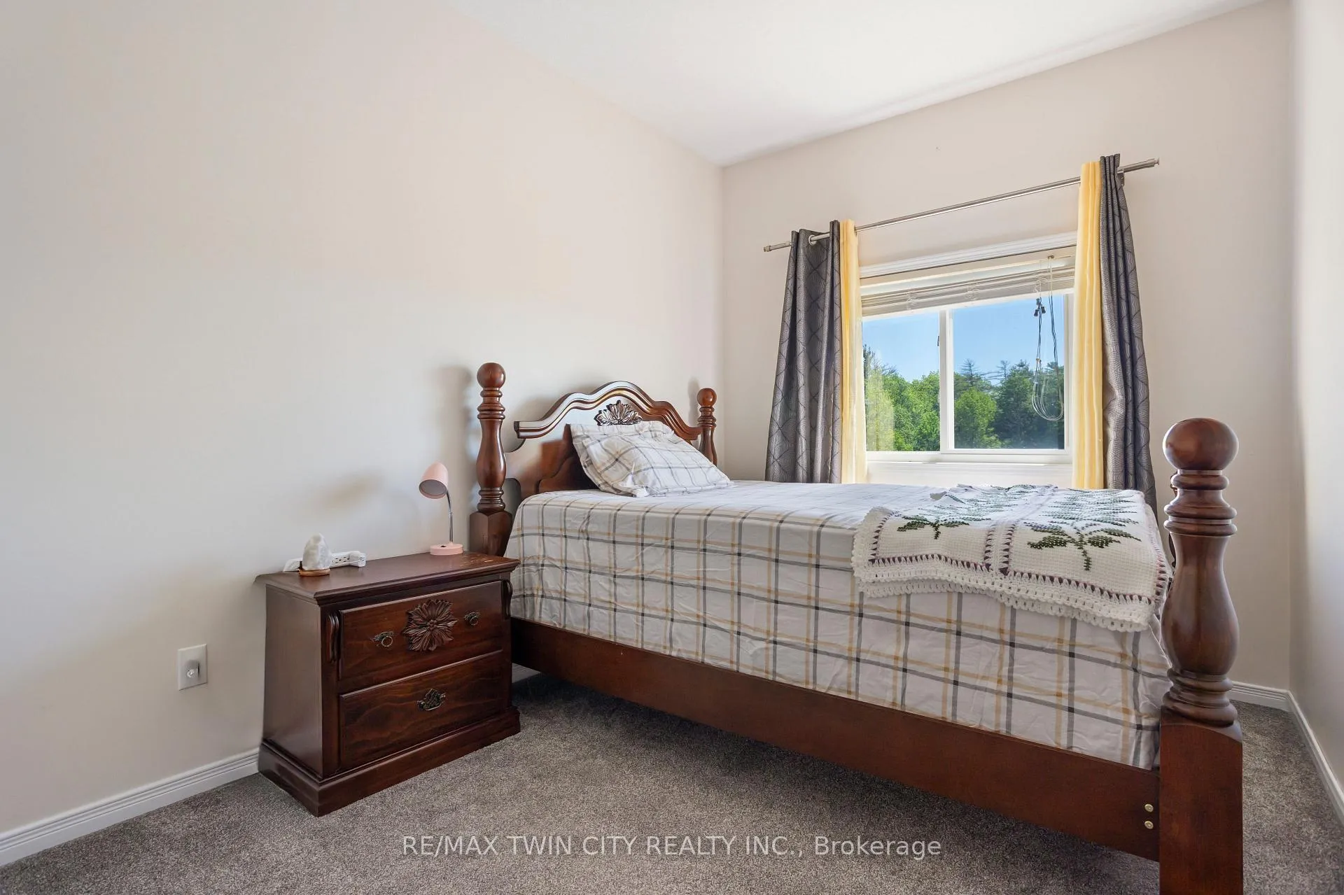 Photo 25 of 229 Parkvale Drive, Kitchener — HOMEH