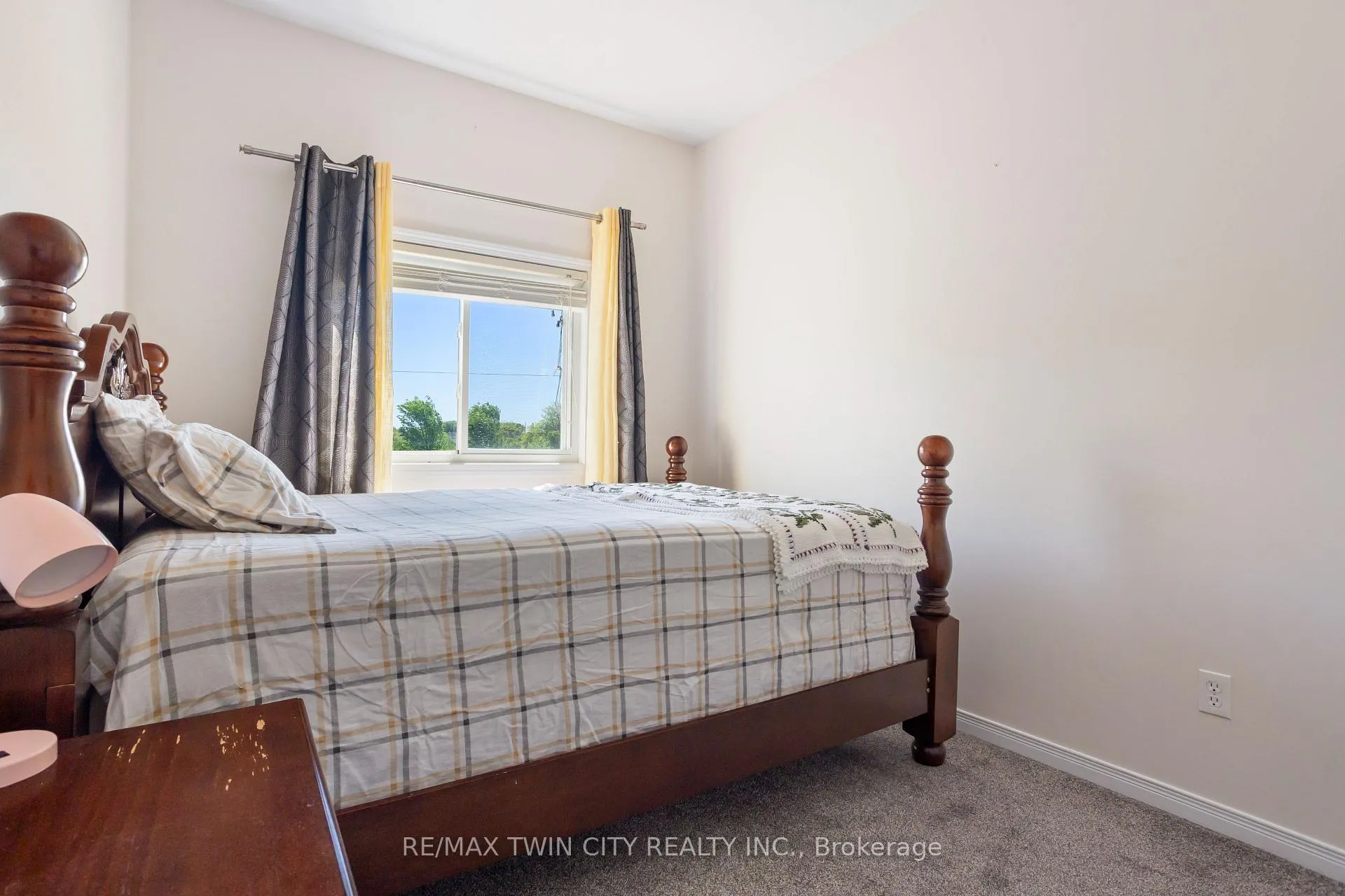 Photo 26 of 229 Parkvale Drive, Kitchener — HOMEH