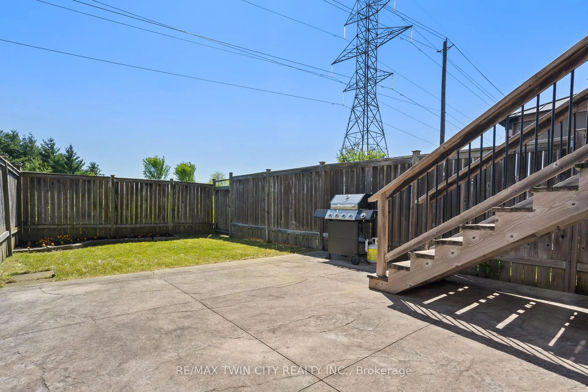Photo 37 of 229 Parkvale Drive, Kitchener — HOMEH