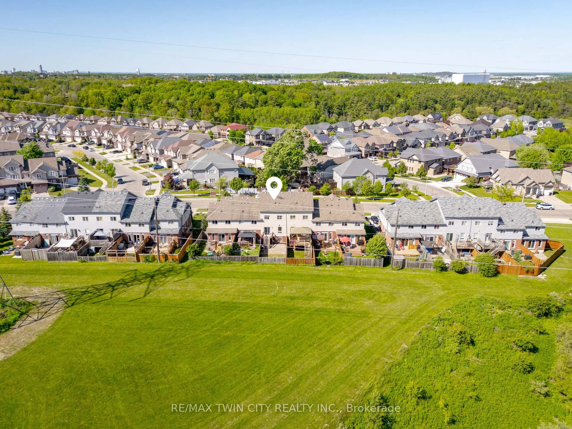 Photo 43 of 229 Parkvale Drive, Kitchener — HOMEH