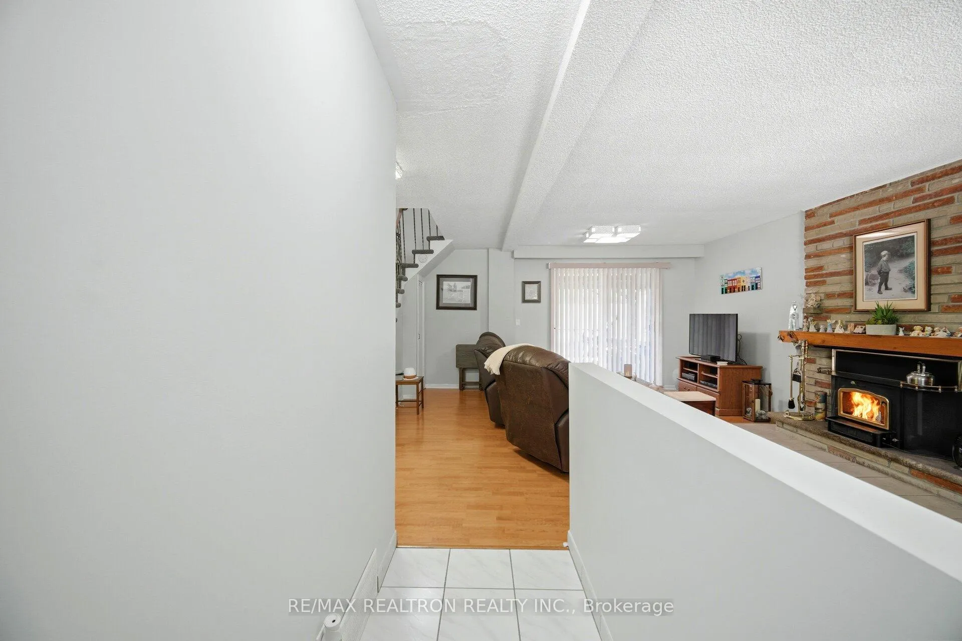 Photo 3 of 14426 Jane Street, King, Rural King — HOMEH