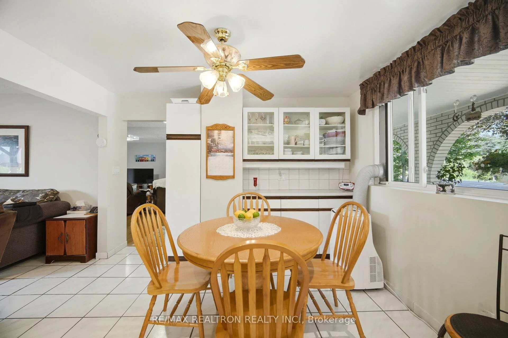Photo 9 of 14426 Jane Street, King, Rural King — HOMEH