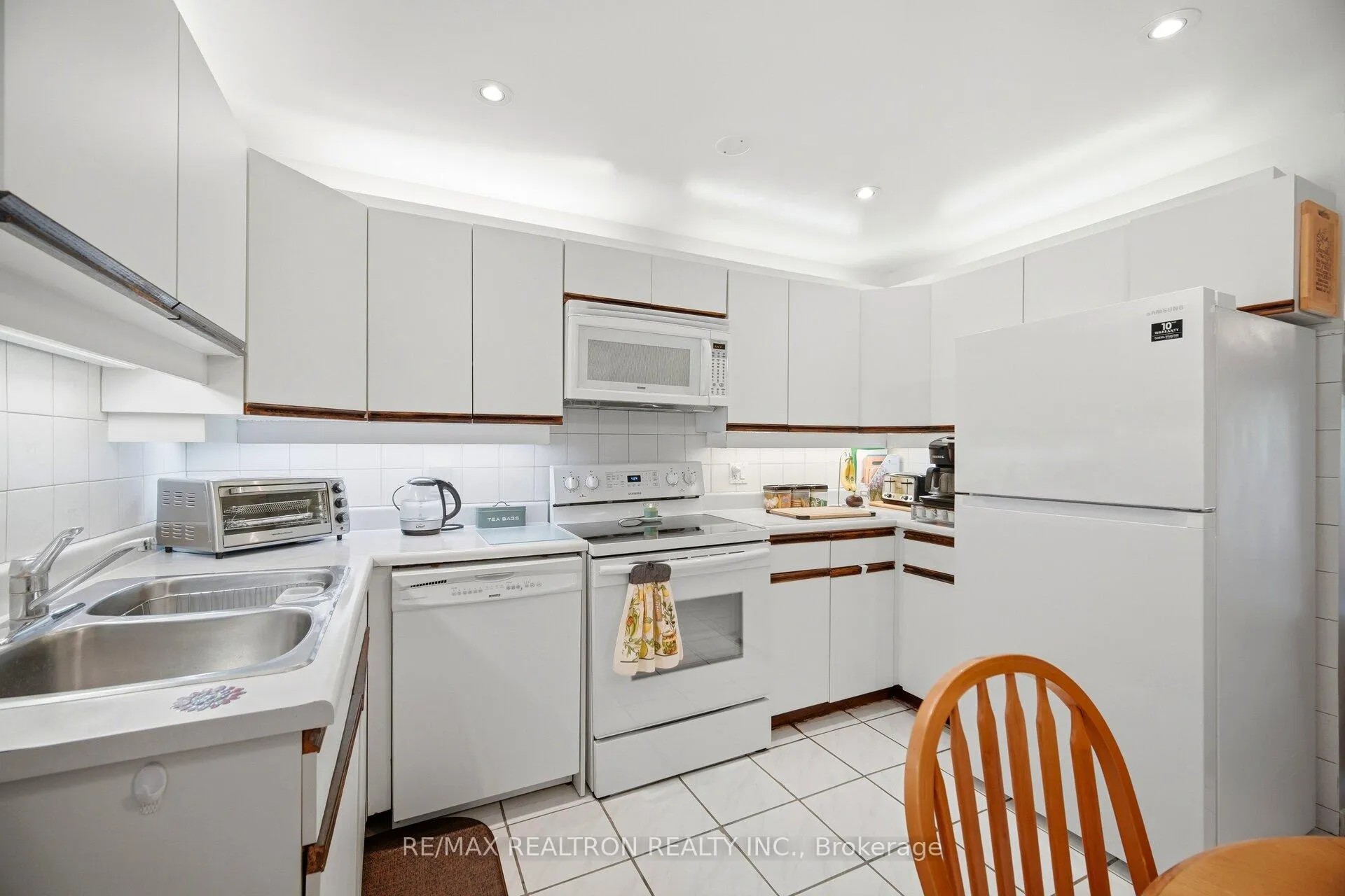 Photo 10 of 14426 Jane Street, King, Rural King — HOMEH