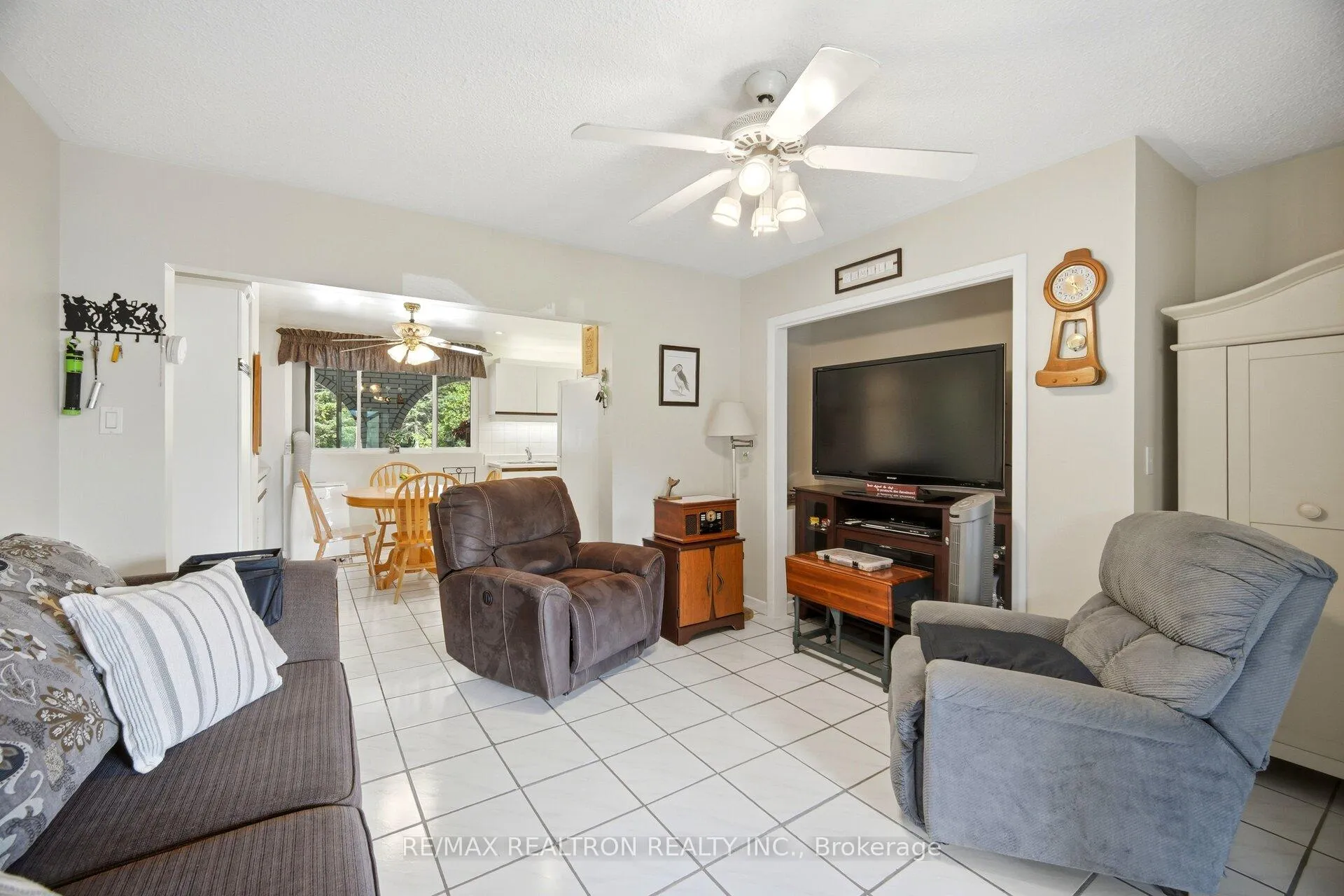 Photo 12 of 14426 Jane Street, King, Rural King — HOMEH