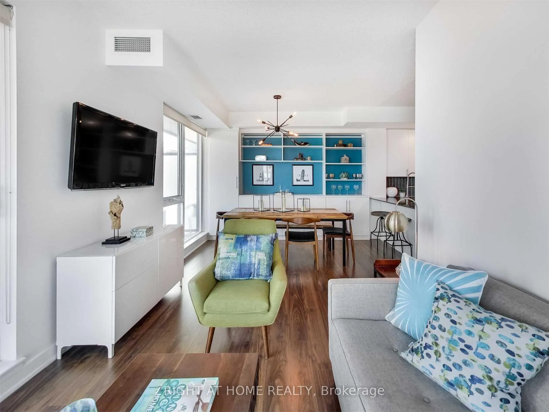 Photo 3 of Unit 510, 260 Sackville Street, Toronto, Regent Park — HOMEH