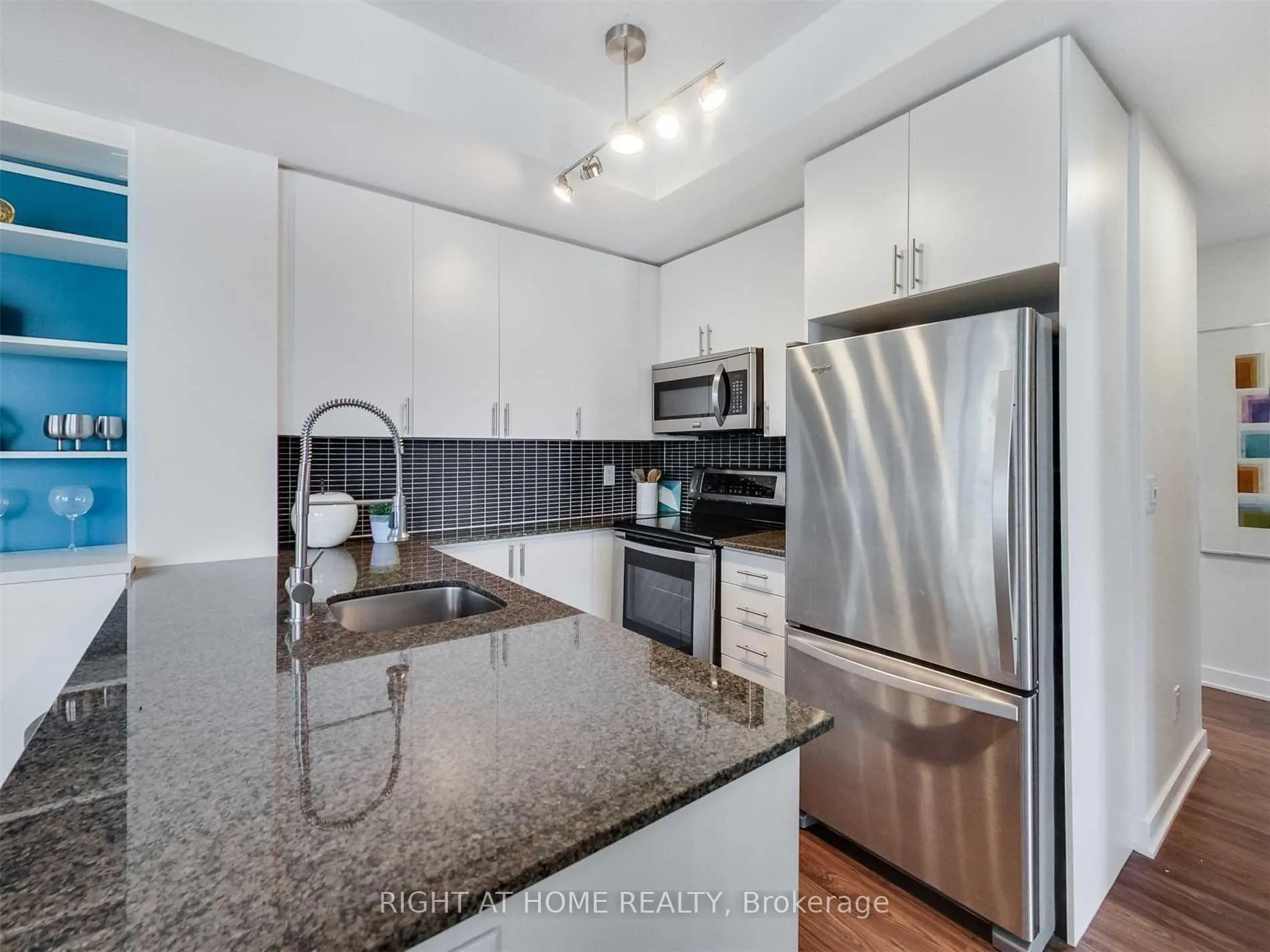 Photo 5 of Unit 510, 260 Sackville Street, Toronto, Regent Park — HOMEH