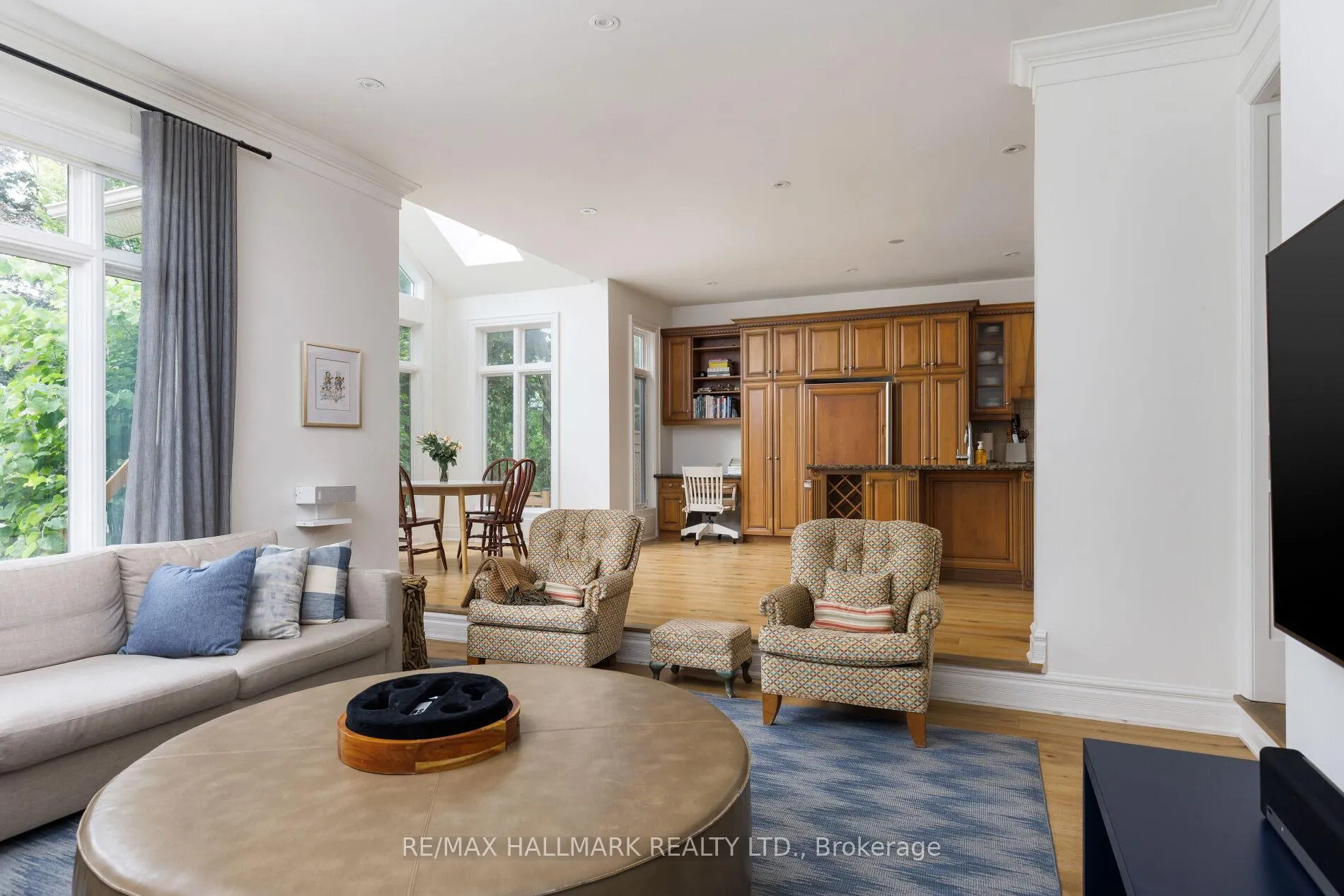 Photo 13 of 367 Brooke Avenue, Toronto, Bedford Park-Nortown — HOMEH