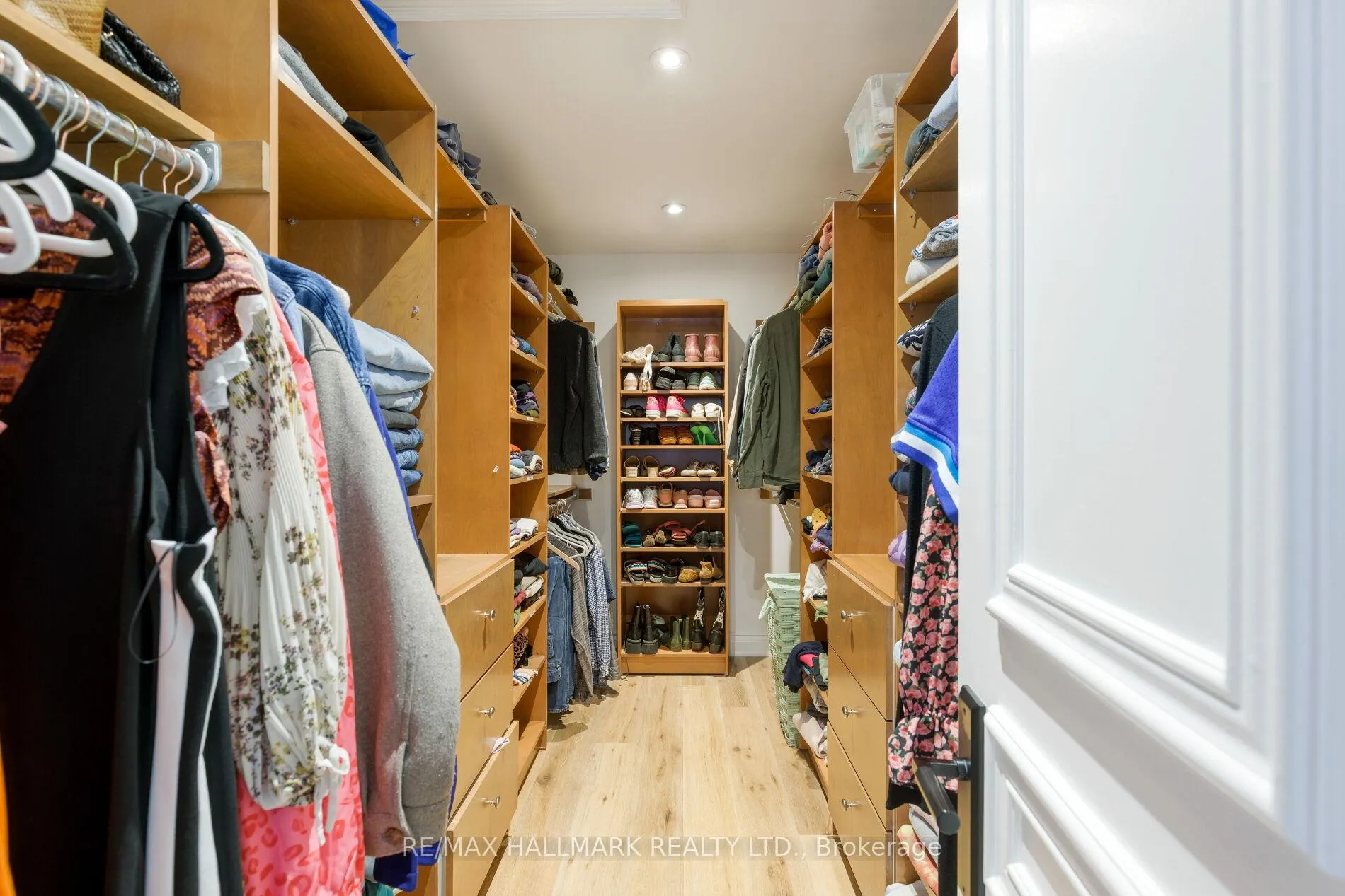 Photo 24 of 367 Brooke Avenue, Toronto, Bedford Park-Nortown — HOMEH