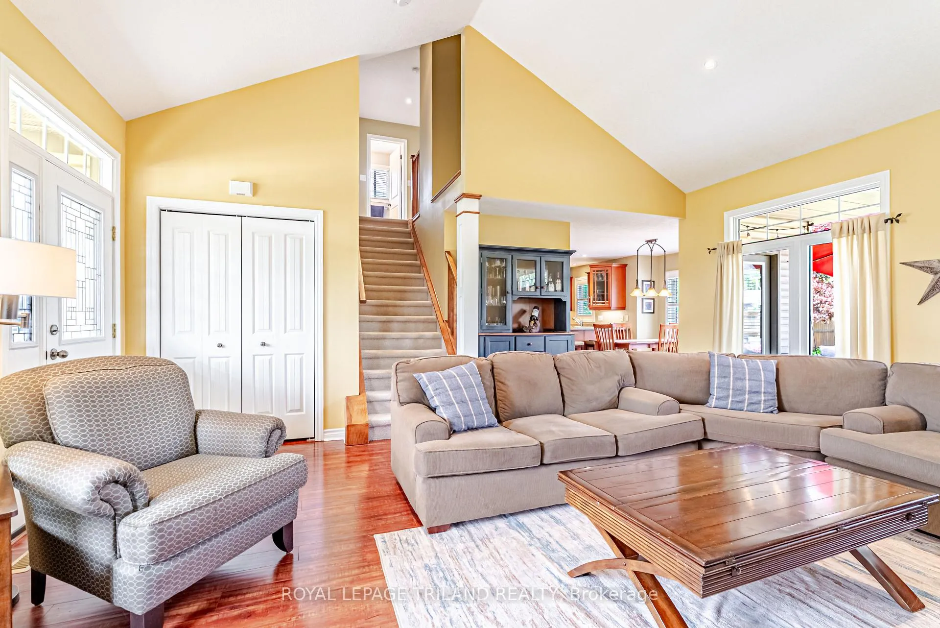 Photo 8 of 26 Augusta Crescent, St. Thomas — HOMEH