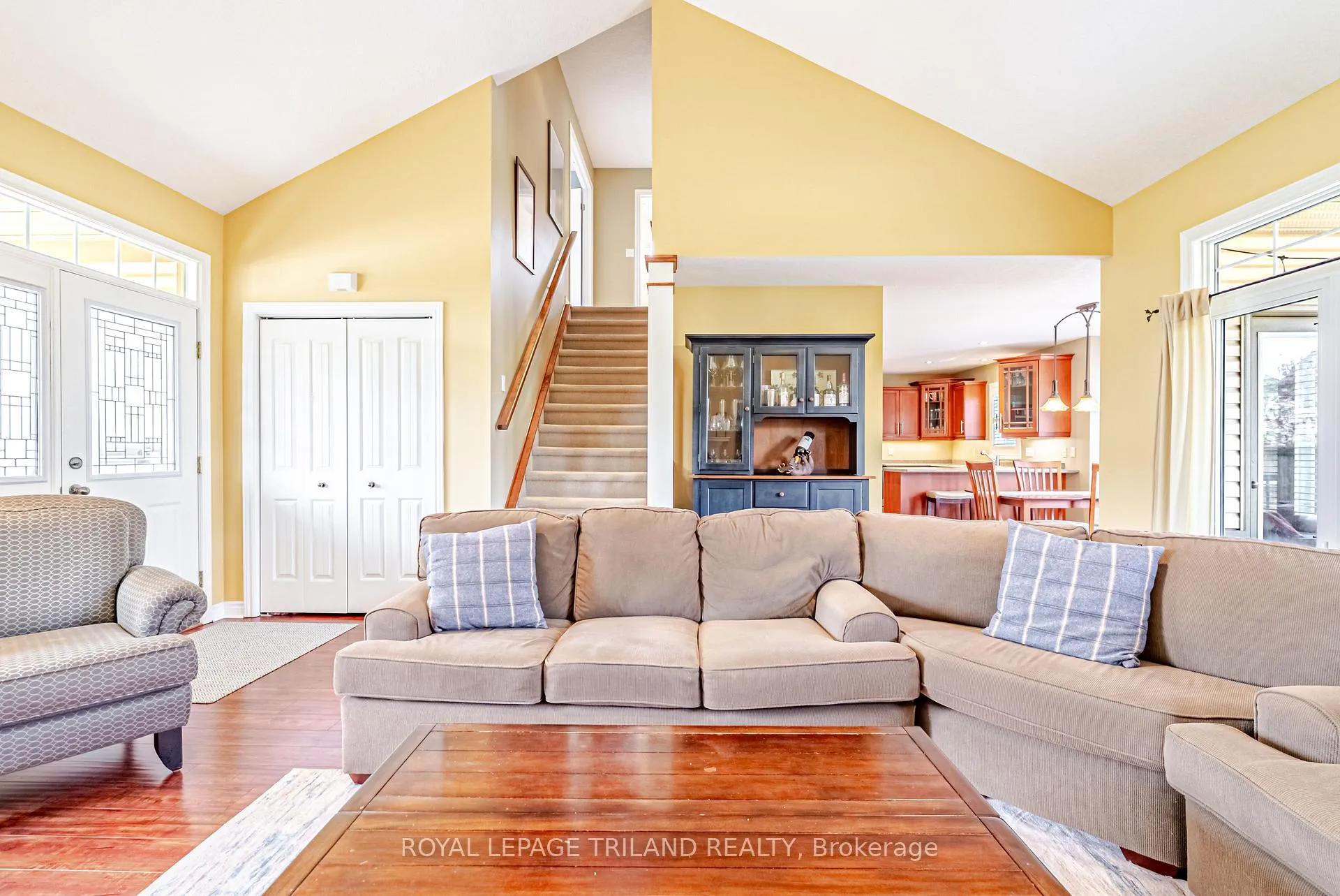 Photo 9 of 26 Augusta Crescent, St. Thomas — HOMEH