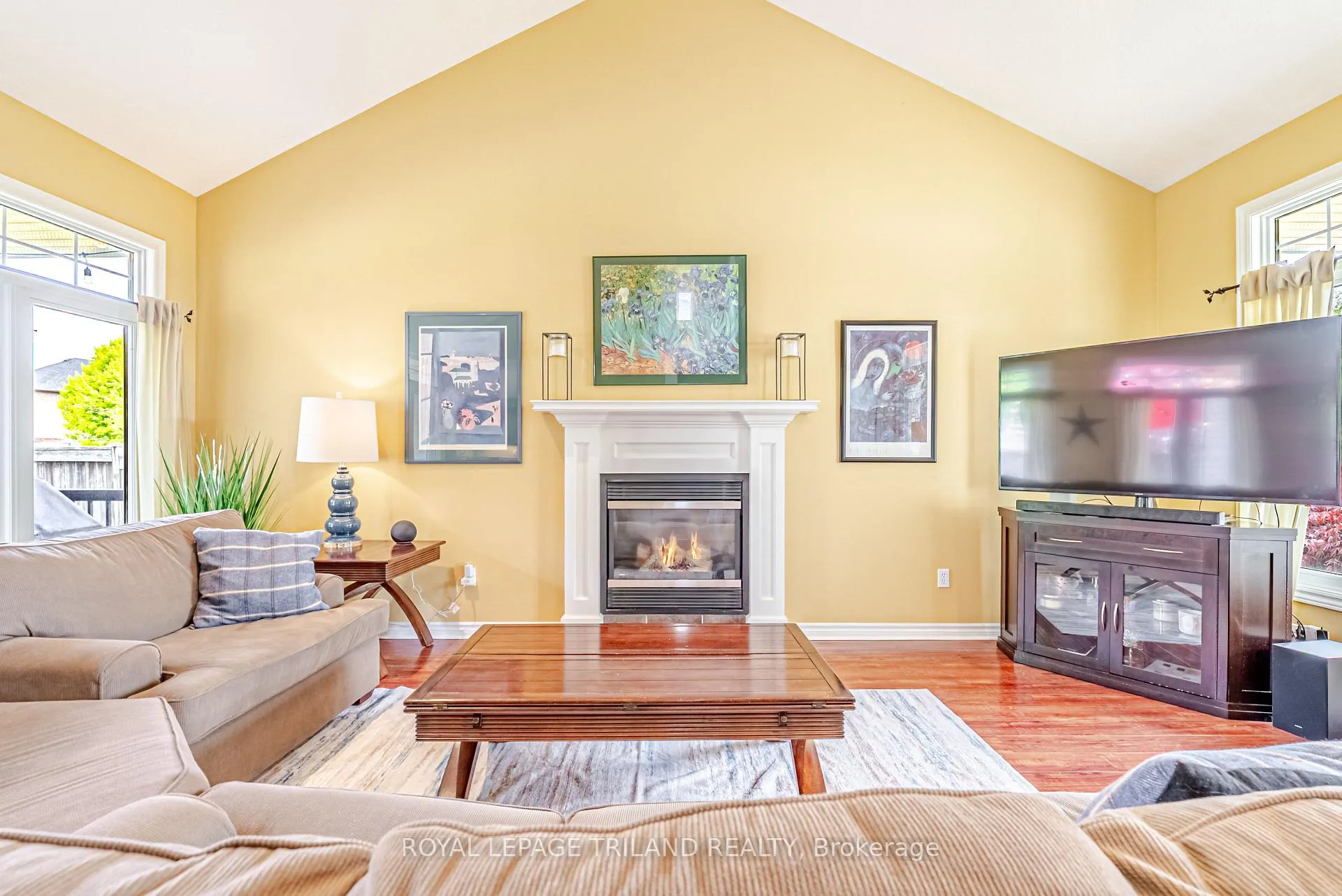 Photo 10 of 26 Augusta Crescent, St. Thomas — HOMEH
