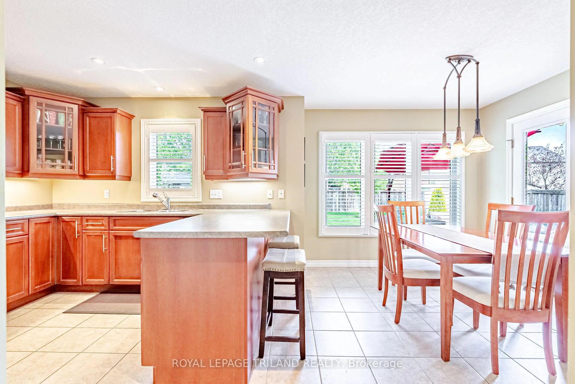 Photo 15 of 26 Augusta Crescent, St. Thomas — HOMEH