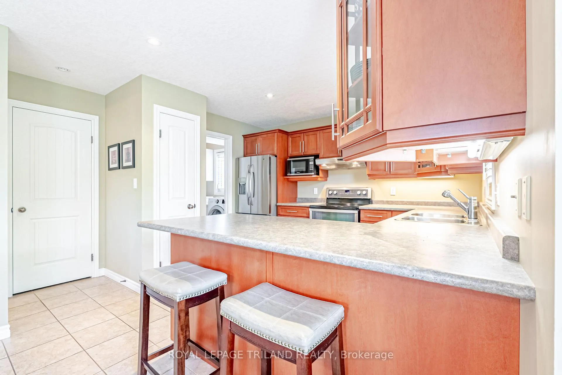 Photo 16 of 26 Augusta Crescent, St. Thomas — HOMEH