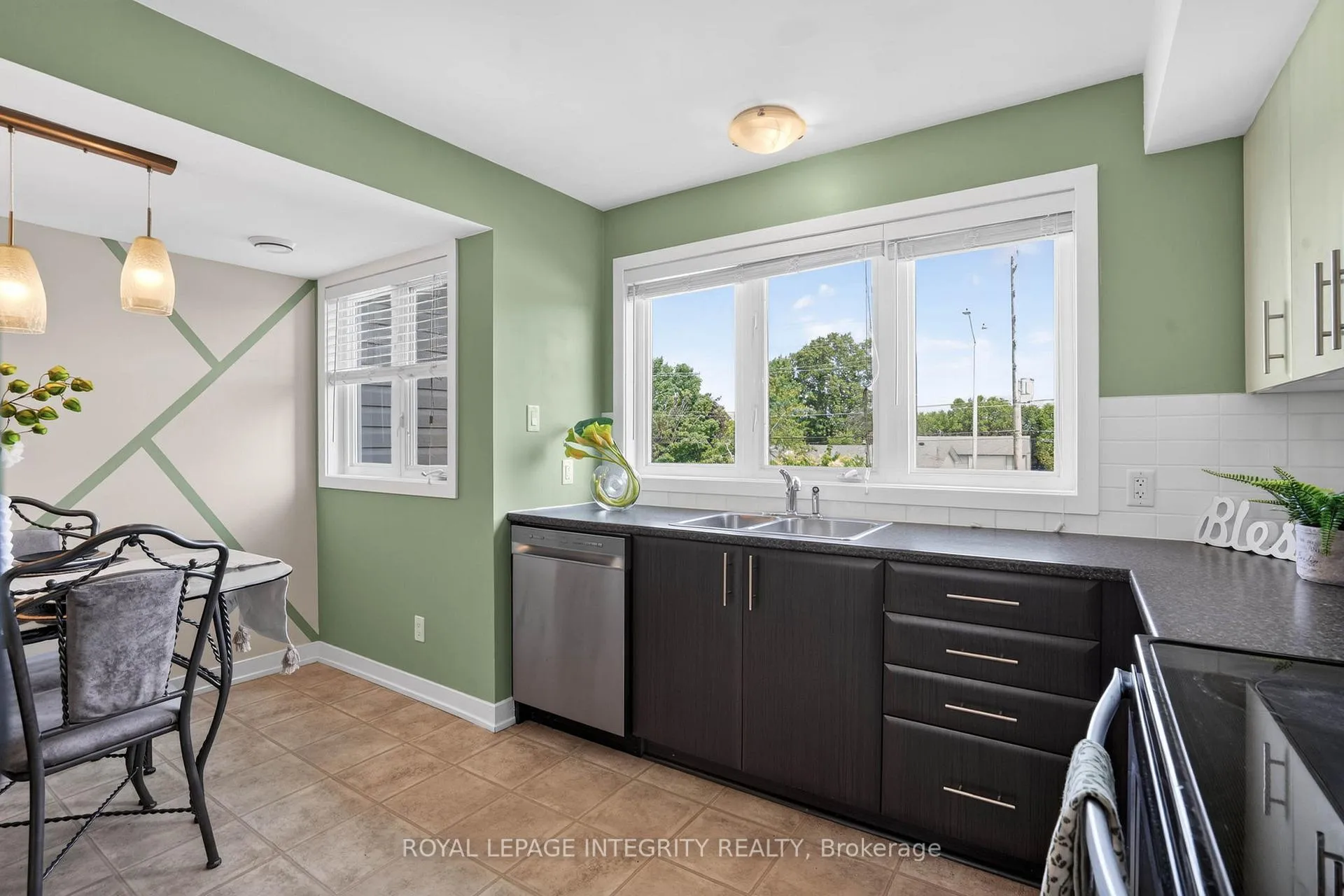 Photo 19 of Unit C, 4528 Innes Road, Ottawa, Avalon East — HOMEH
