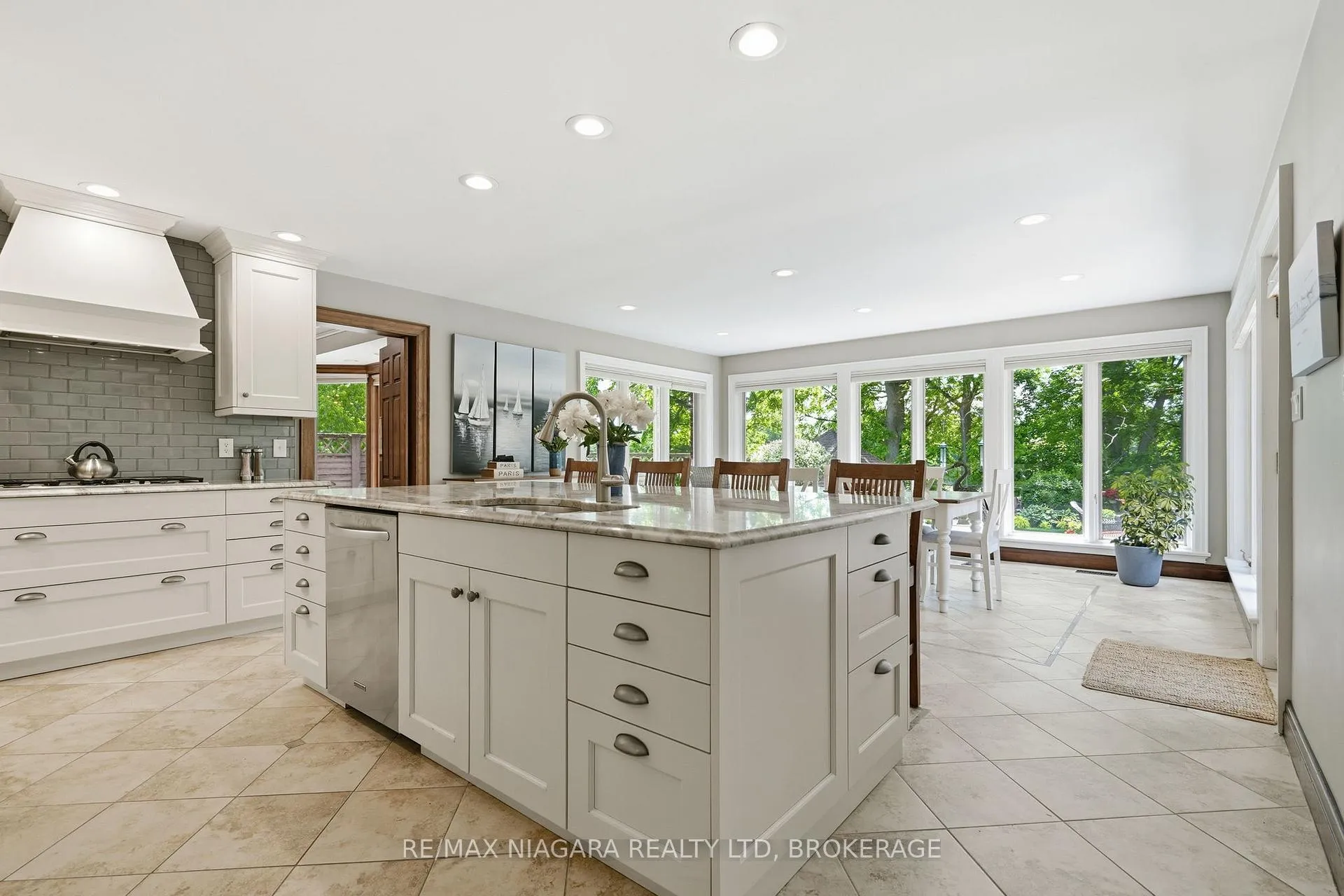 Photo 11 of 99 Port Master Drive, St. Catharines, Martindale Pond — HOMEH