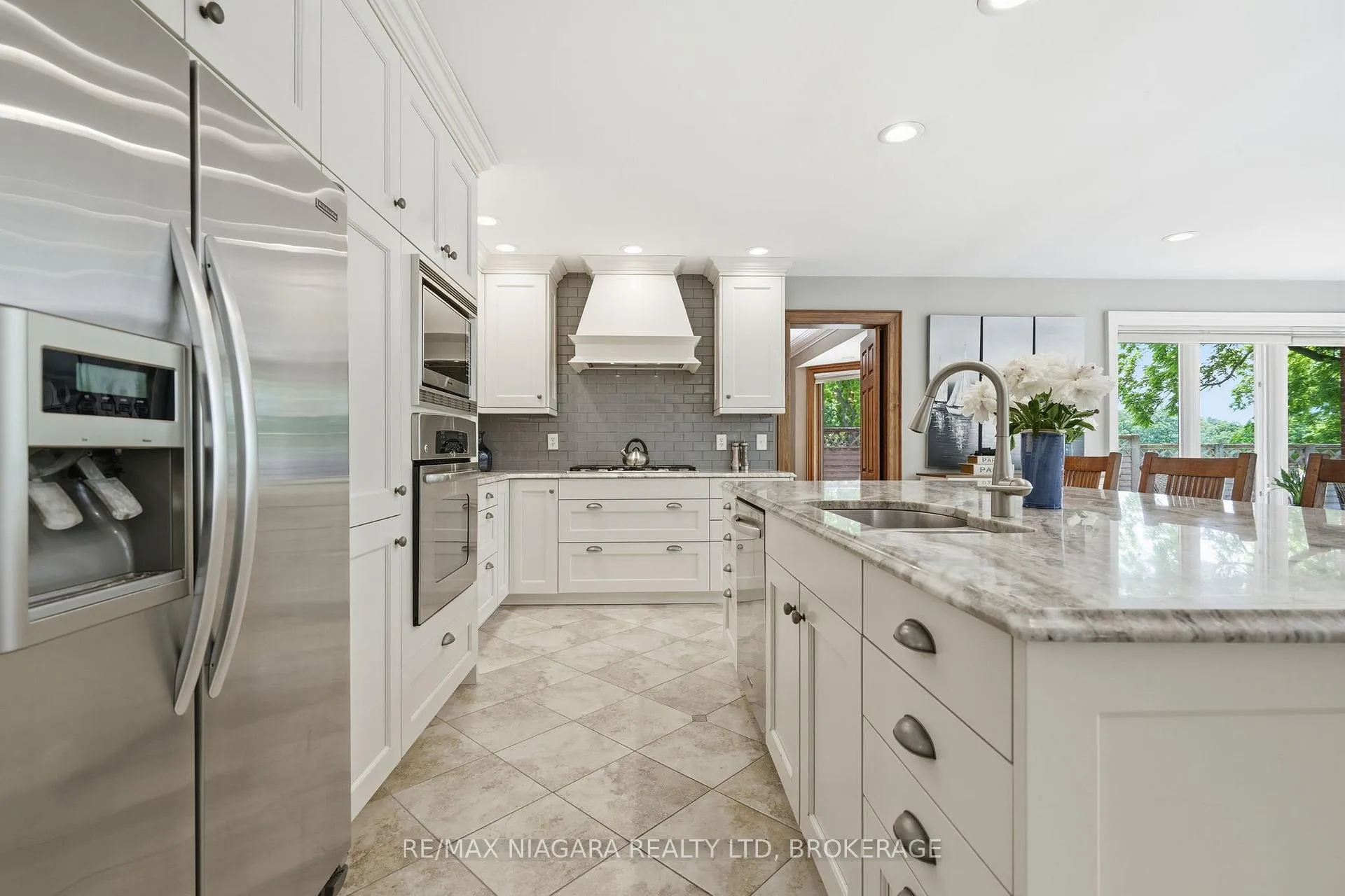 Photo 12 of 99 Port Master Drive, St. Catharines, Martindale Pond — HOMEH