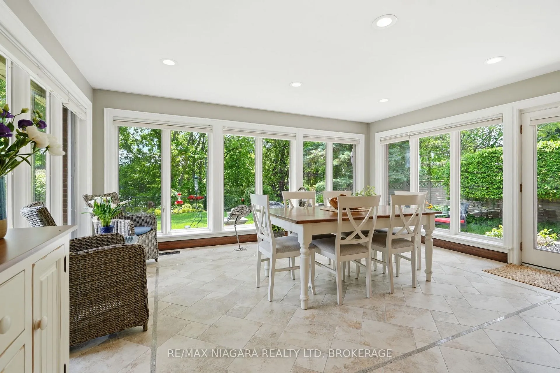 Photo 17 of 99 Port Master Drive, St. Catharines, Martindale Pond — HOMEH