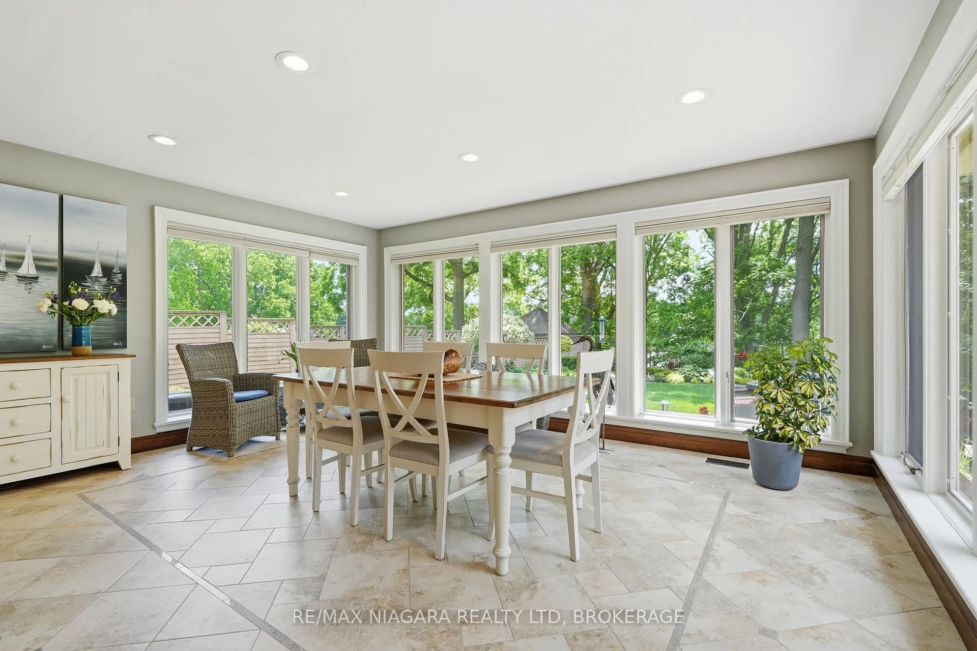 Photo 18 of 99 Port Master Drive, St. Catharines, Martindale Pond — HOMEH