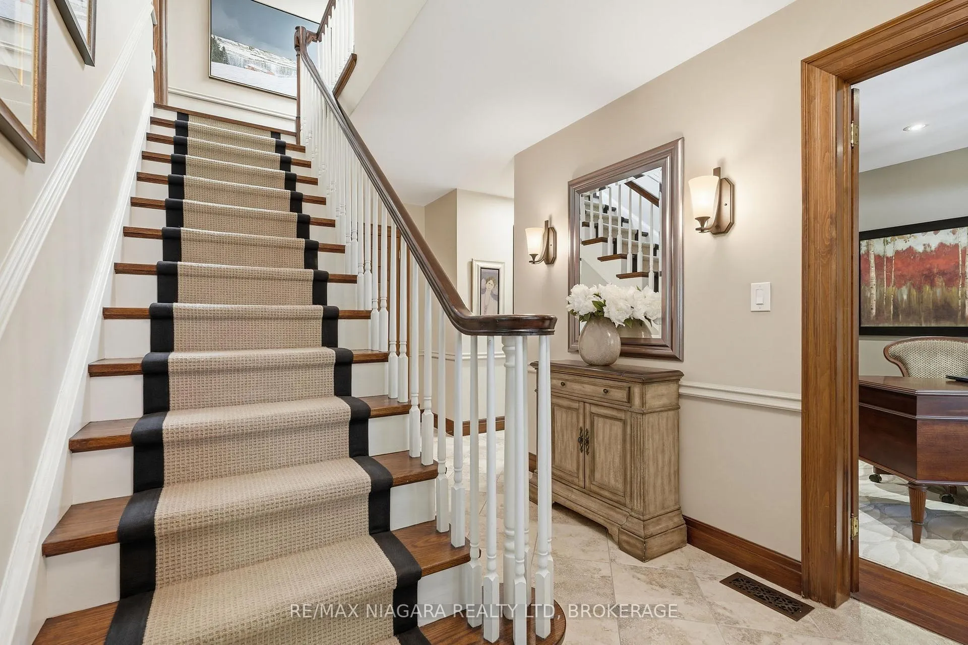 Photo 23 of 99 Port Master Drive, St. Catharines, Martindale Pond — HOMEH