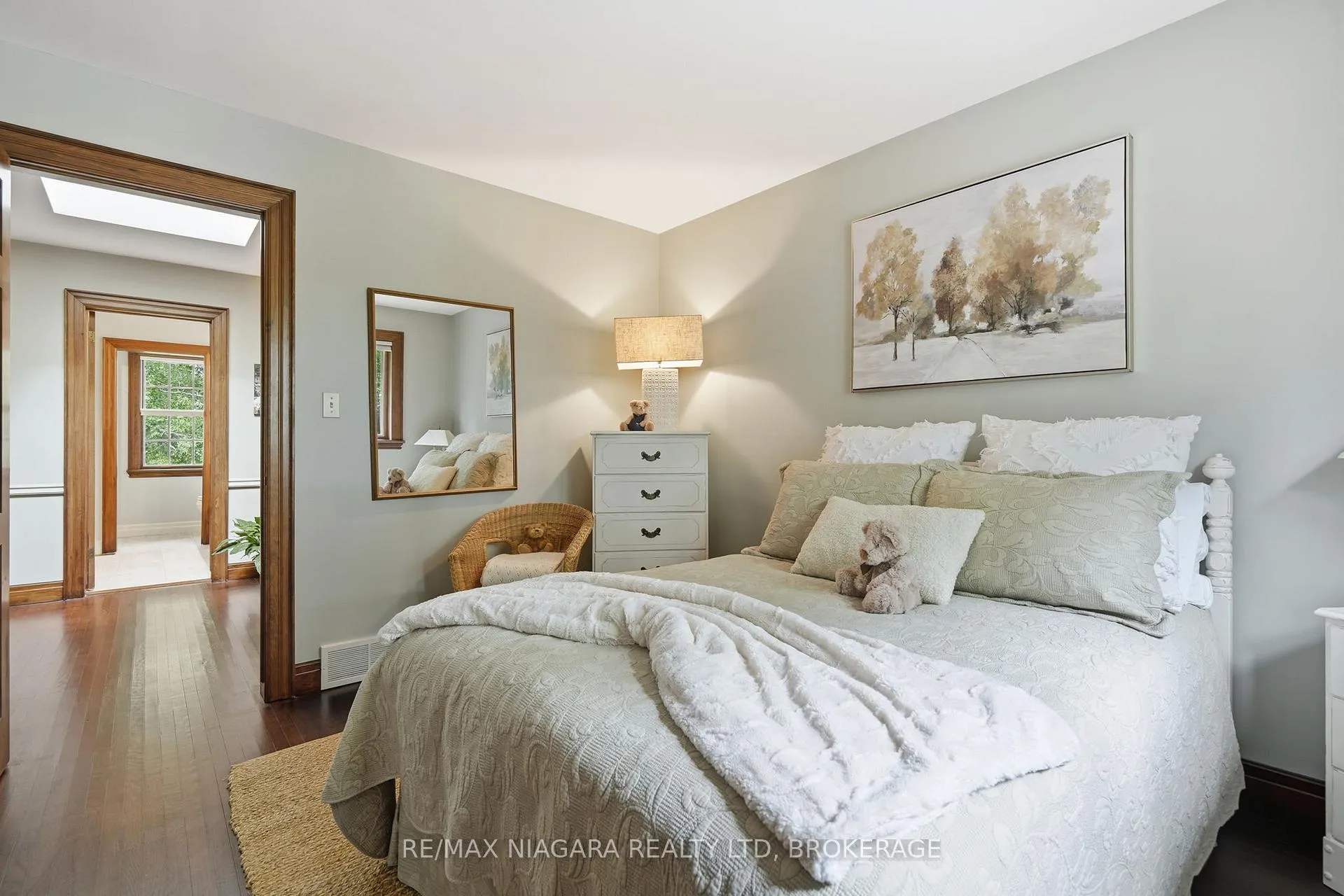 Photo 28 of 99 Port Master Drive, St. Catharines, Martindale Pond — HOMEH