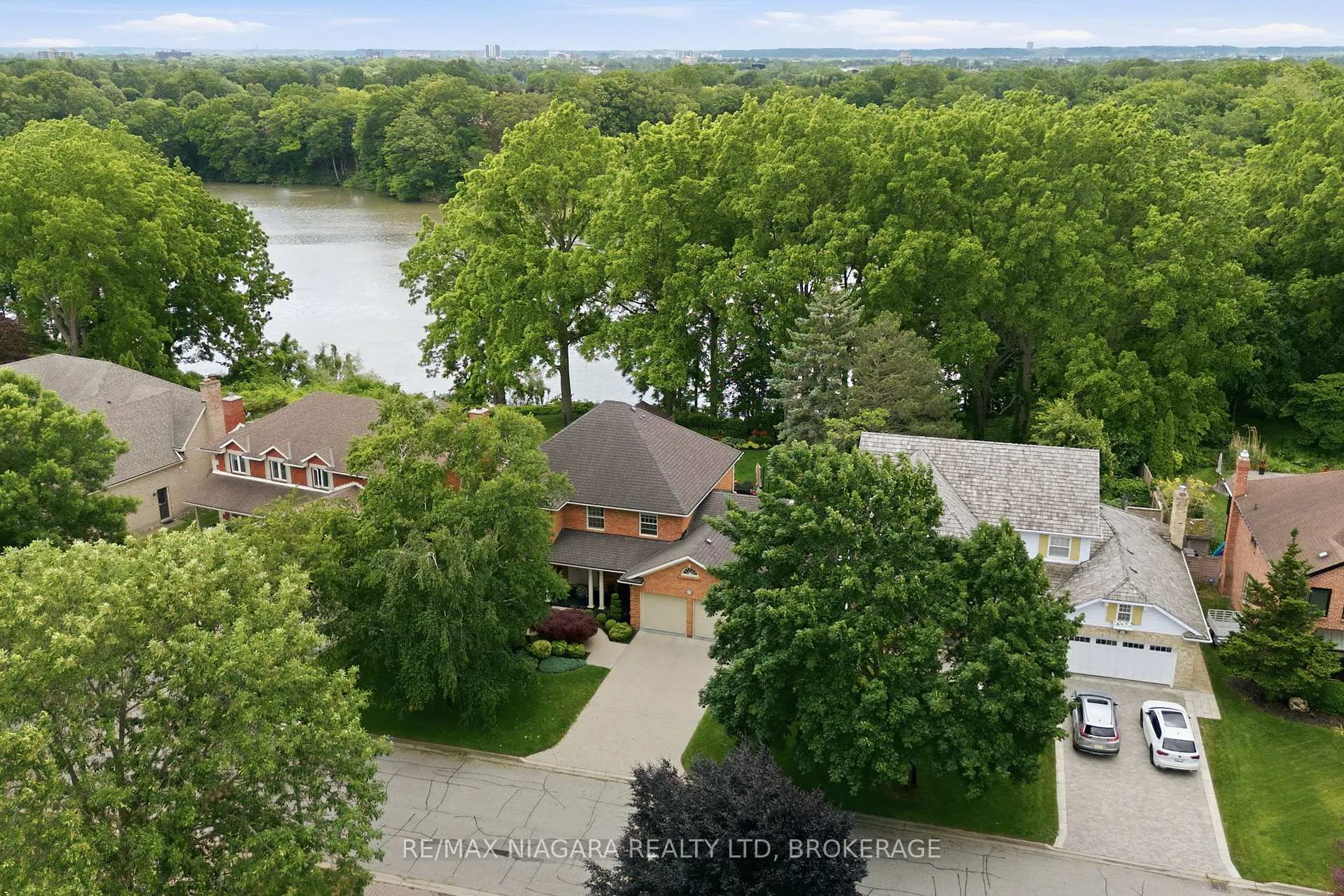 Photo 44 of 99 Port Master Drive, St. Catharines, Martindale Pond — HOMEH