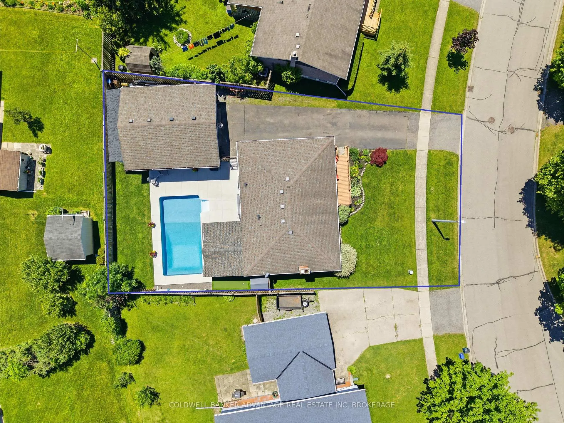 Photo 38 of 40 Wellbrook Boulevard, Welland, Prince Charles — HOMEH