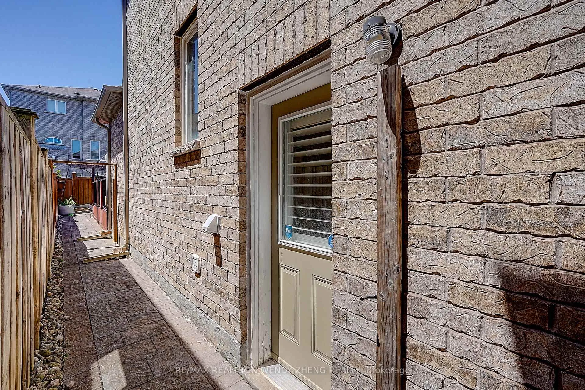 Photo 3 of 46 Kentview Crescent, Markham, Box Grove — HOMEH