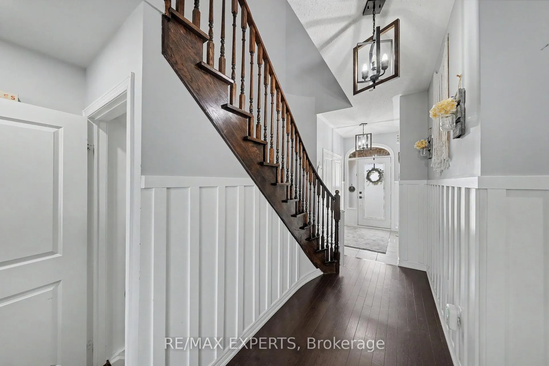 Photo 5 of 8 Morra Avenue, Caledon, Bolton East — HOMEH