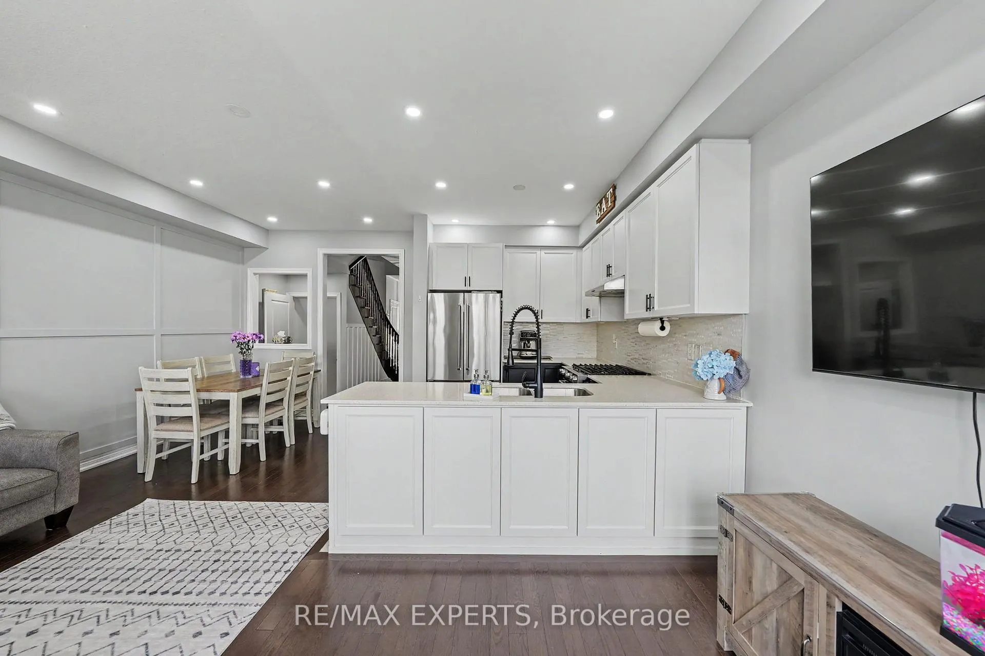 Photo 7 of 8 Morra Avenue, Caledon, Bolton East — HOMEH