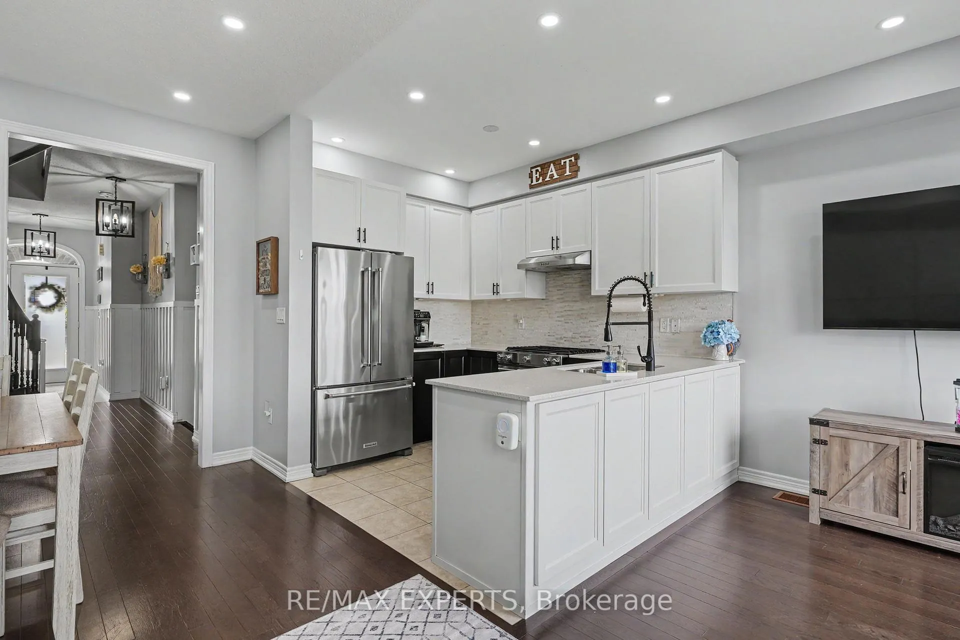Photo 9 of 8 Morra Avenue, Caledon, Bolton East — HOMEH