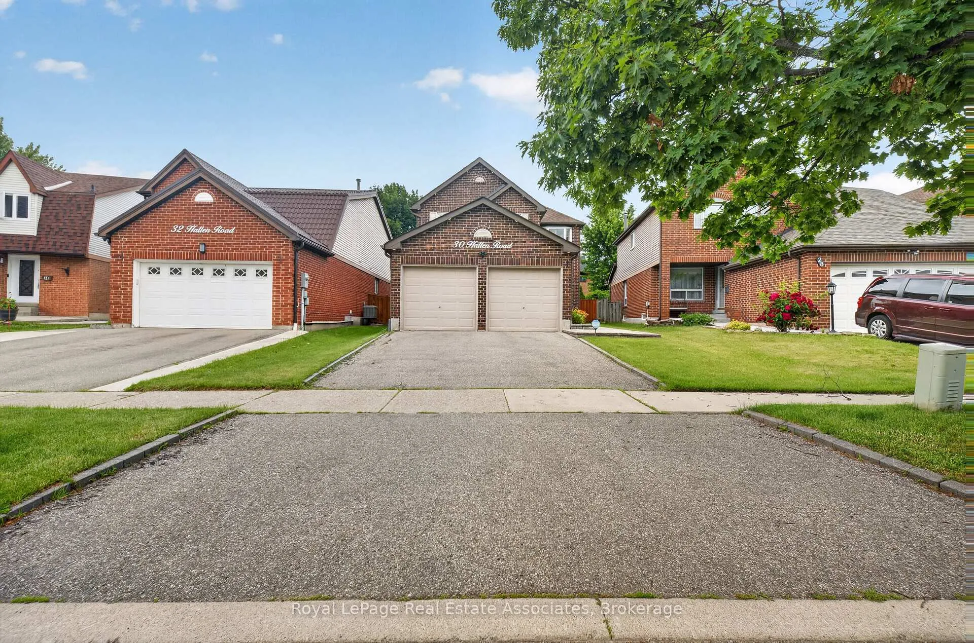 Photo 2 of 30 Hallen Road, Brampton, Fletcher's West — HOMEH