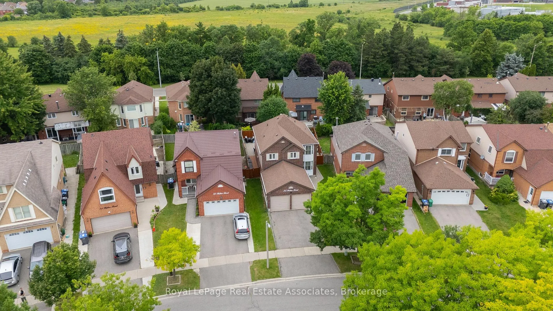 Photo 3 of 30 Hallen Road, Brampton, Fletcher's West — HOMEH