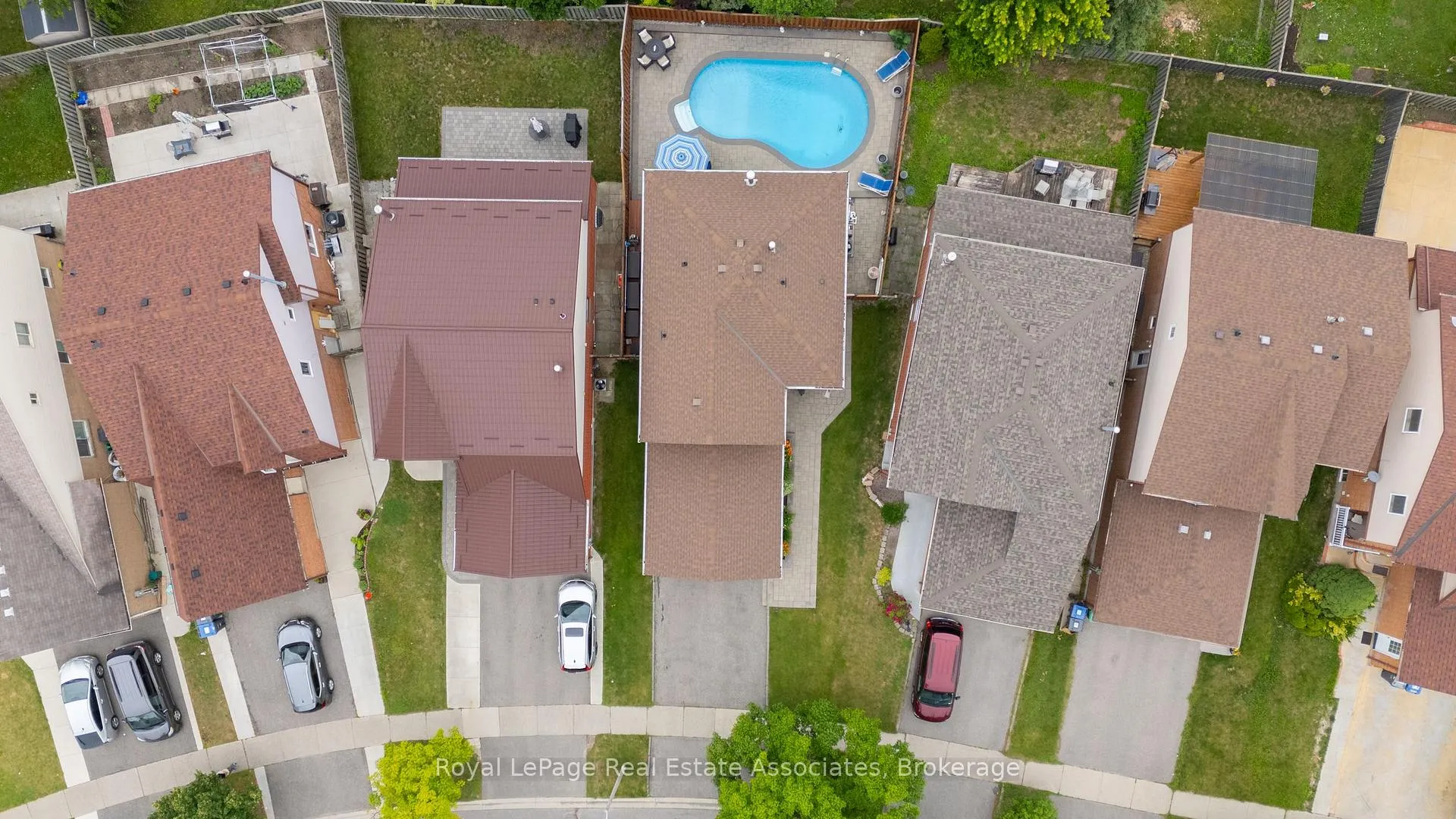 Photo 4 of 30 Hallen Road, Brampton, Fletcher's West — HOMEH
