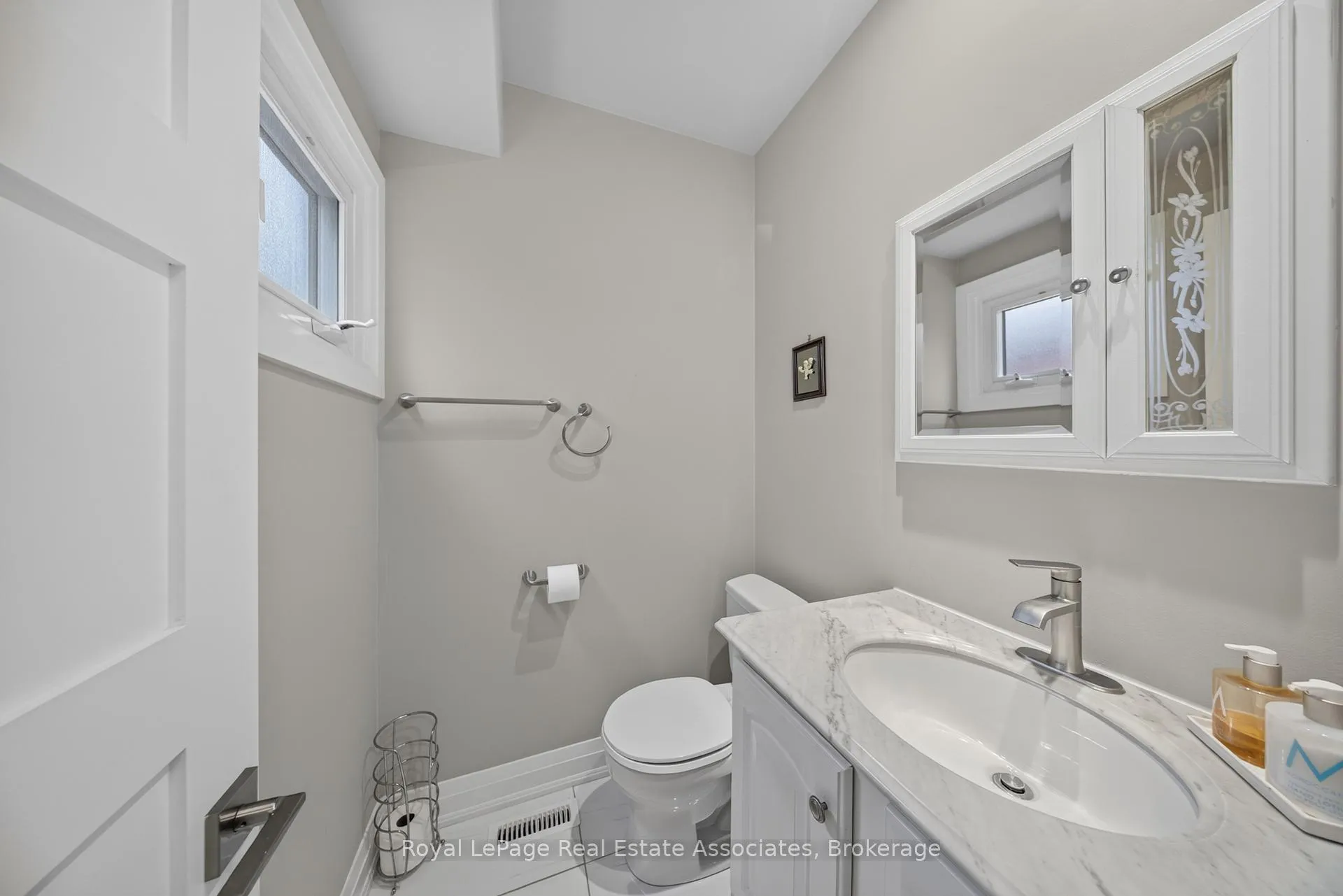 Photo 10 of 30 Hallen Road, Brampton, Fletcher's West — HOMEH