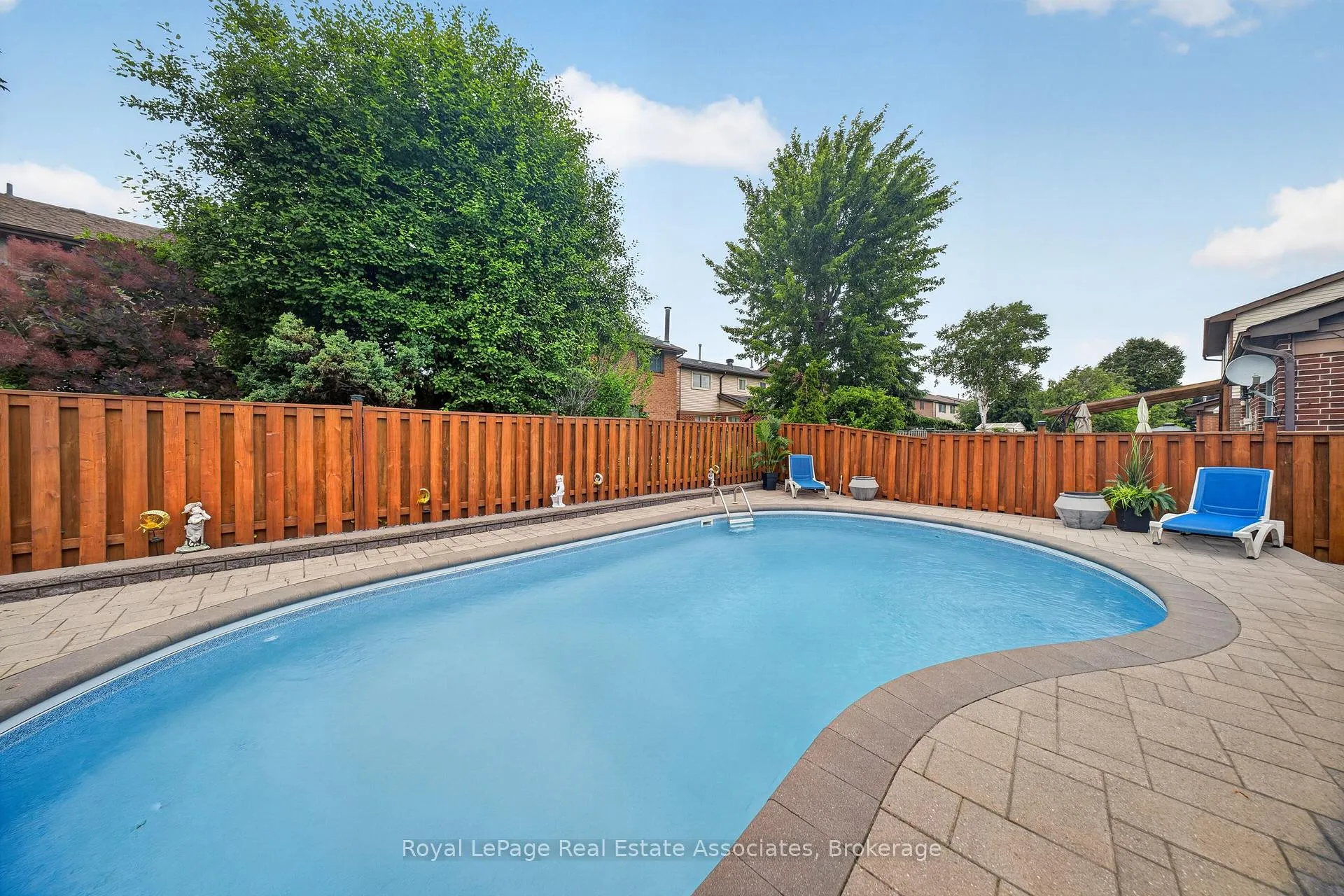 Photo 24 of 30 Hallen Road, Brampton, Fletcher's West — HOMEH