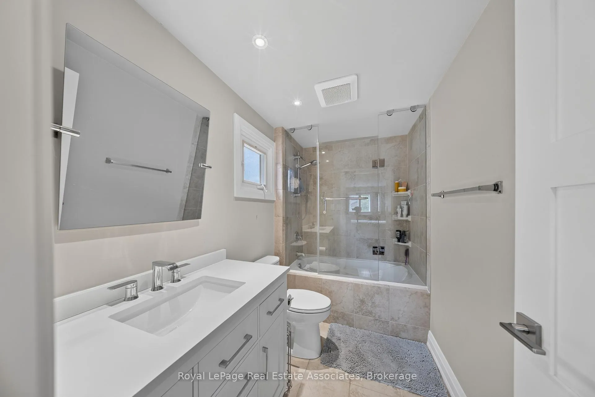 Photo 31 of 30 Hallen Road, Brampton, Fletcher's West — HOMEH
