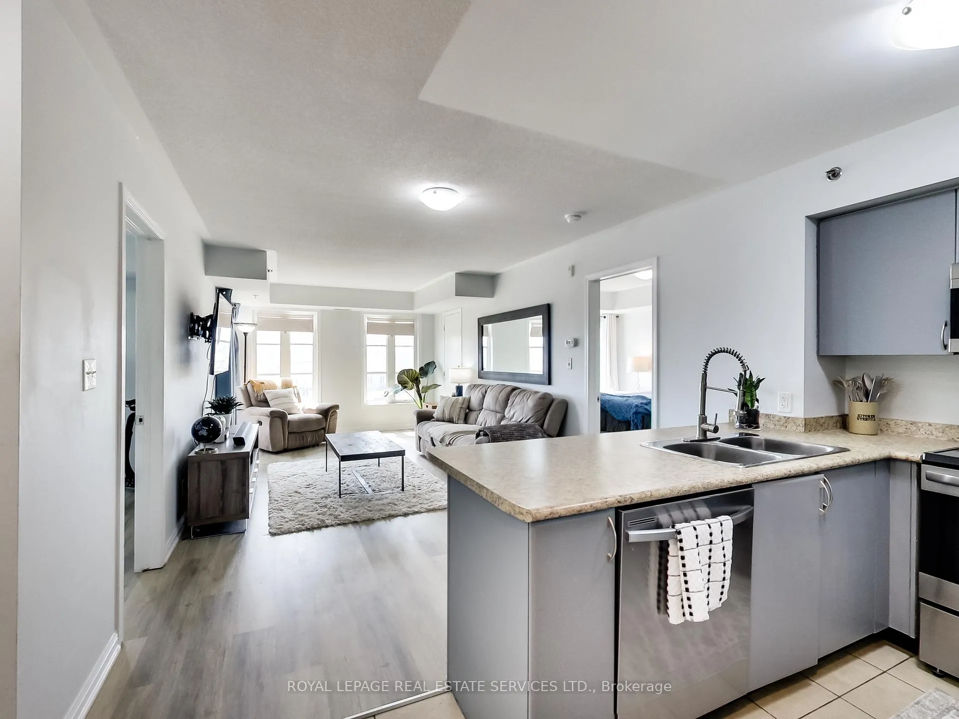 Photo 2 of Unit 221, 3060 Rotary Way, Burlington, Alton — HOMEH