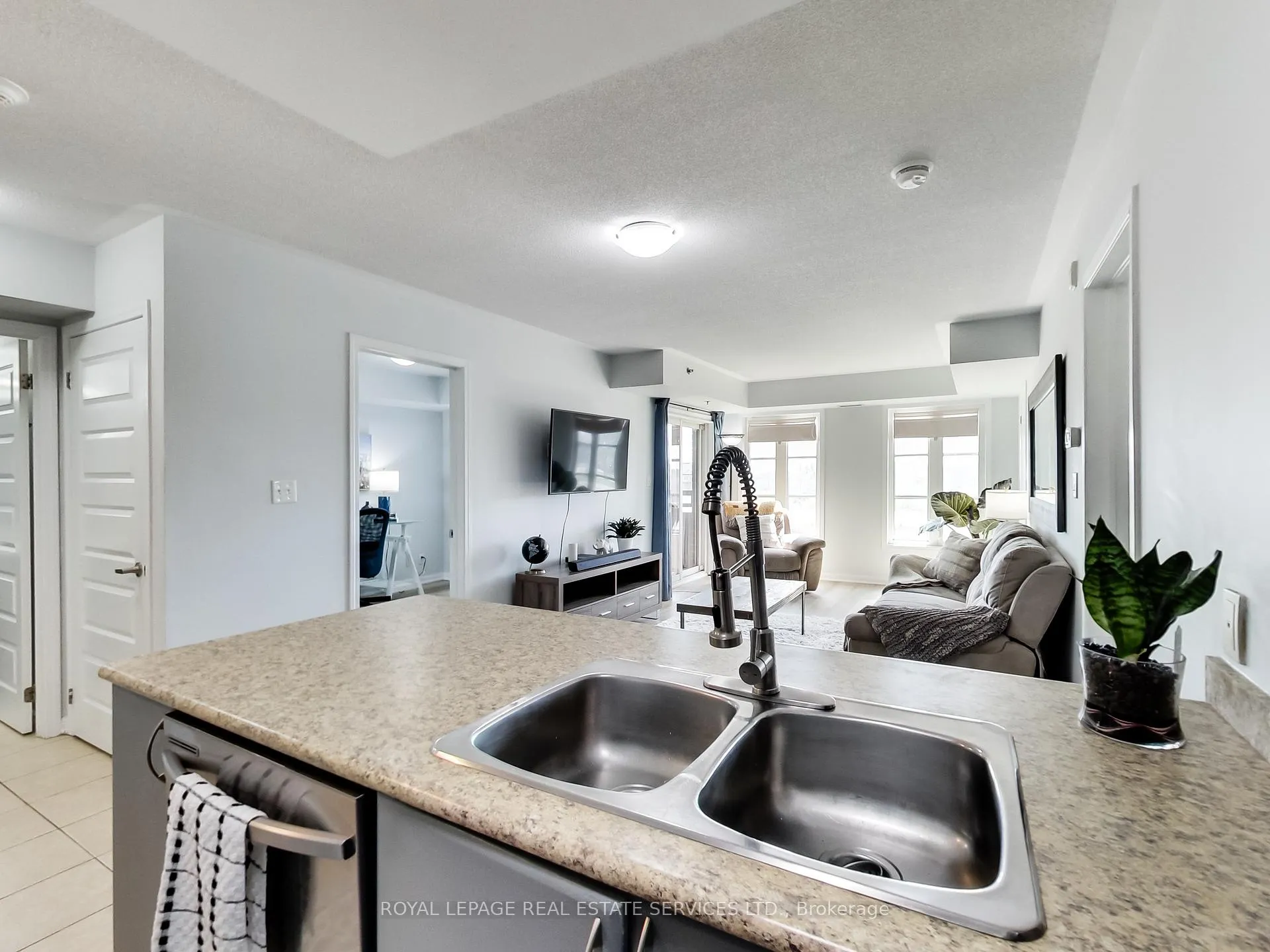 Photo 6 of Unit 221, 3060 Rotary Way, Burlington, Alton — HOMEH
