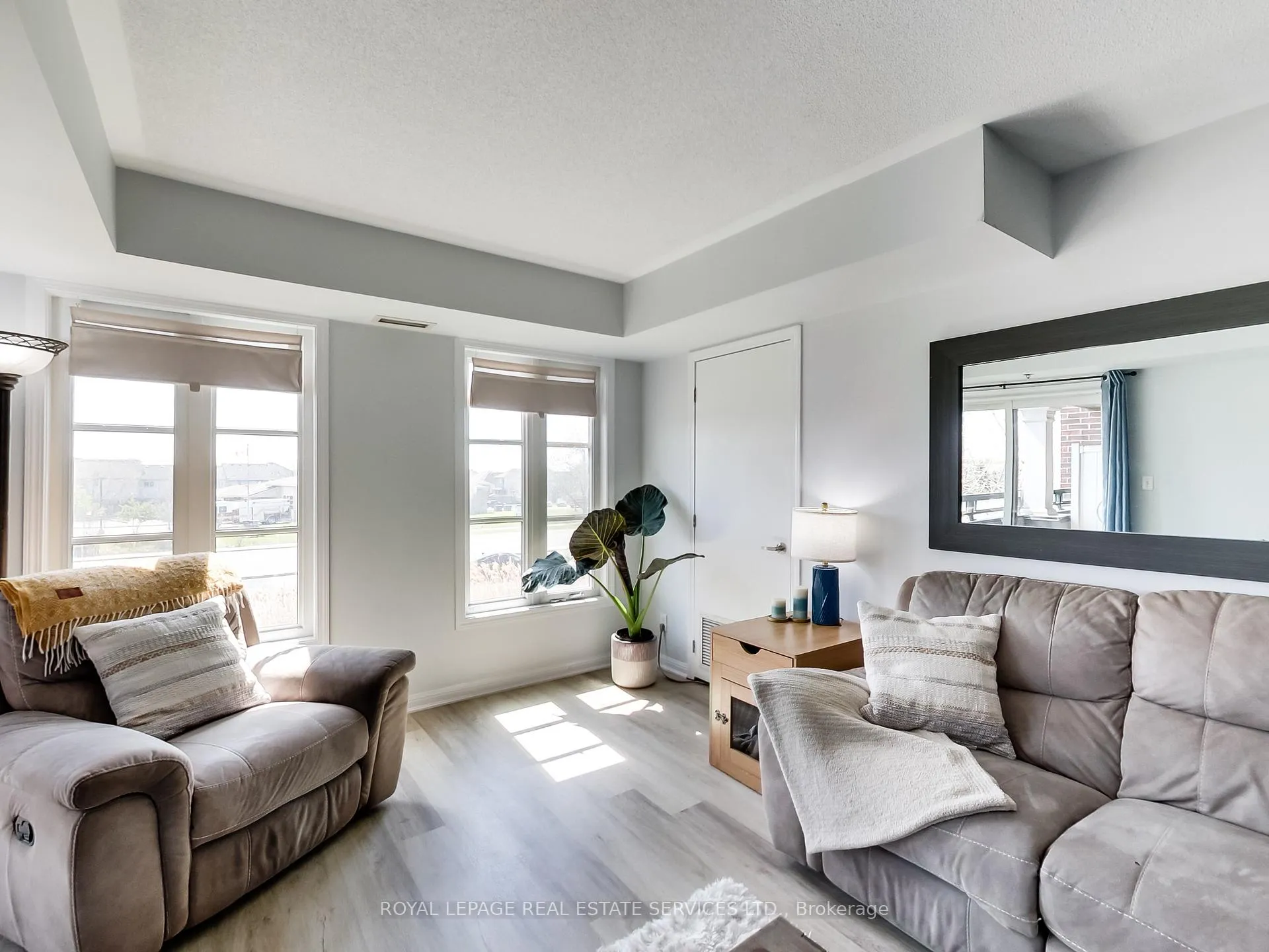 Photo 11 of Unit 221, 3060 Rotary Way, Burlington, Alton — HOMEH