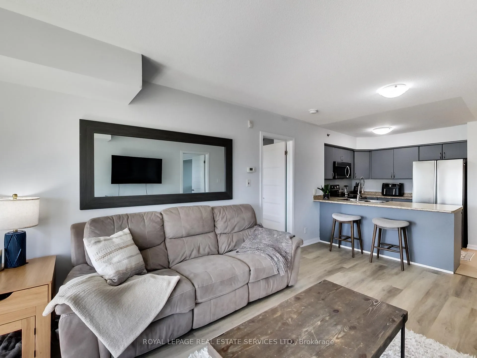 Photo 12 of Unit 221, 3060 Rotary Way, Burlington, Alton — HOMEH