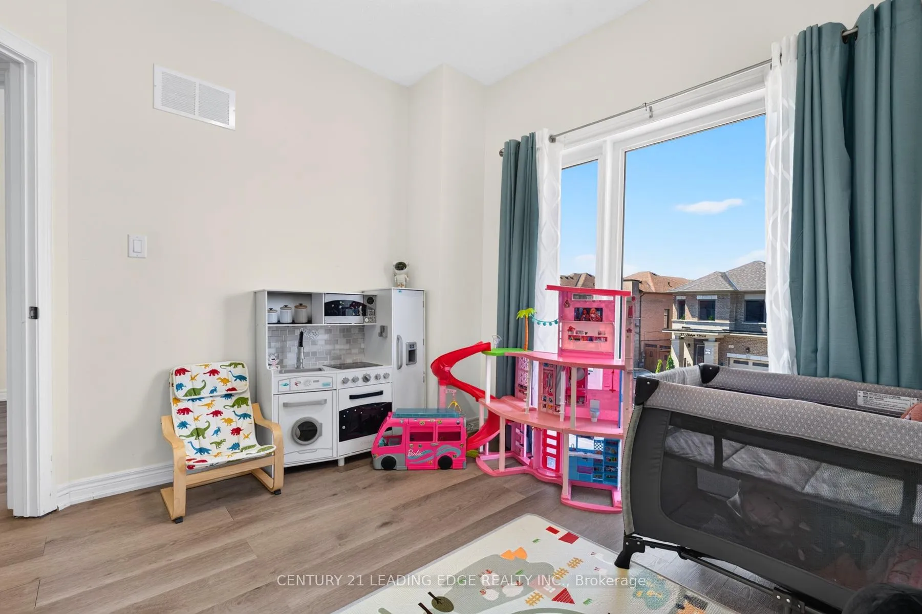 Photo 29 of 26 Hahn Street, Whitby, Rural Whitby — HOMEH