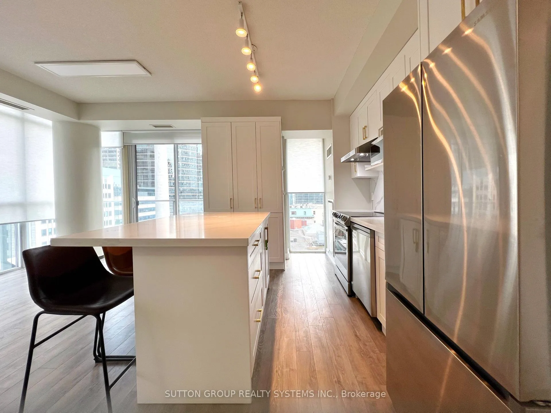 Photo 4 of Unit 1208, 126 Simcoe Street, Toronto, Waterfront Communities — HOMEH