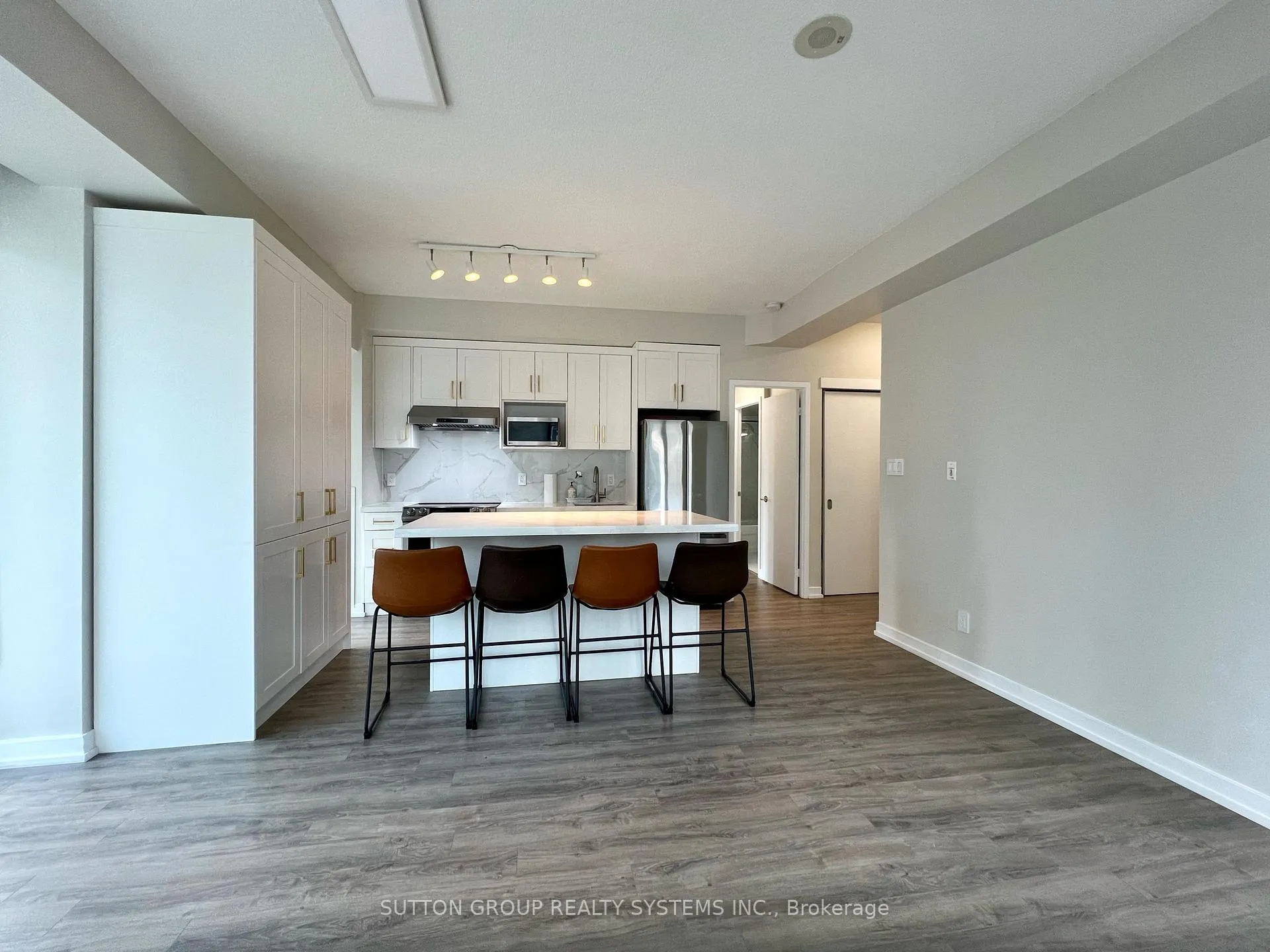 Photo 7 of Unit 1208, 126 Simcoe Street, Toronto, Waterfront Communities — HOMEH