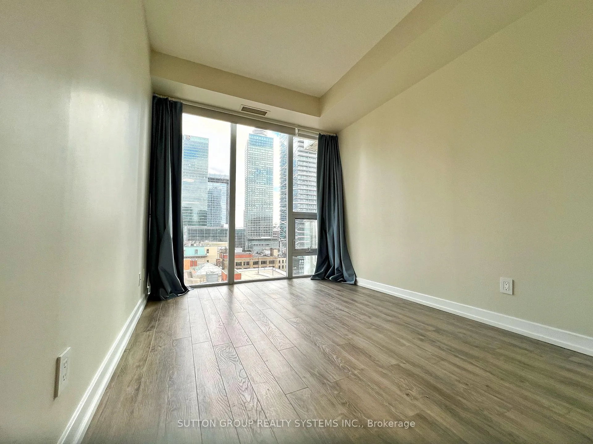 Photo 8 of Unit 1208, 126 Simcoe Street, Toronto, Waterfront Communities — HOMEH