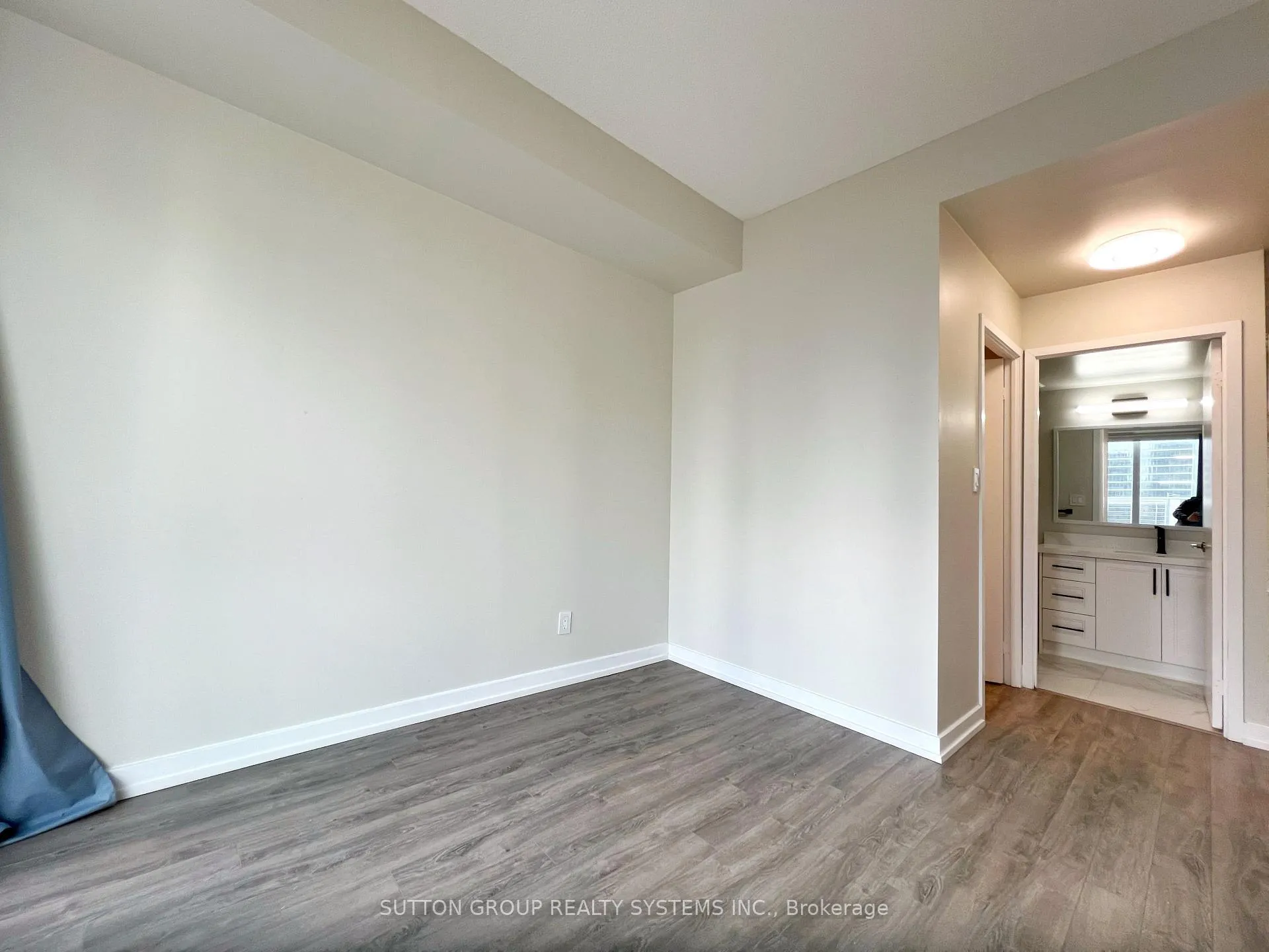 Photo 9 of Unit 1208, 126 Simcoe Street, Toronto, Waterfront Communities — HOMEH